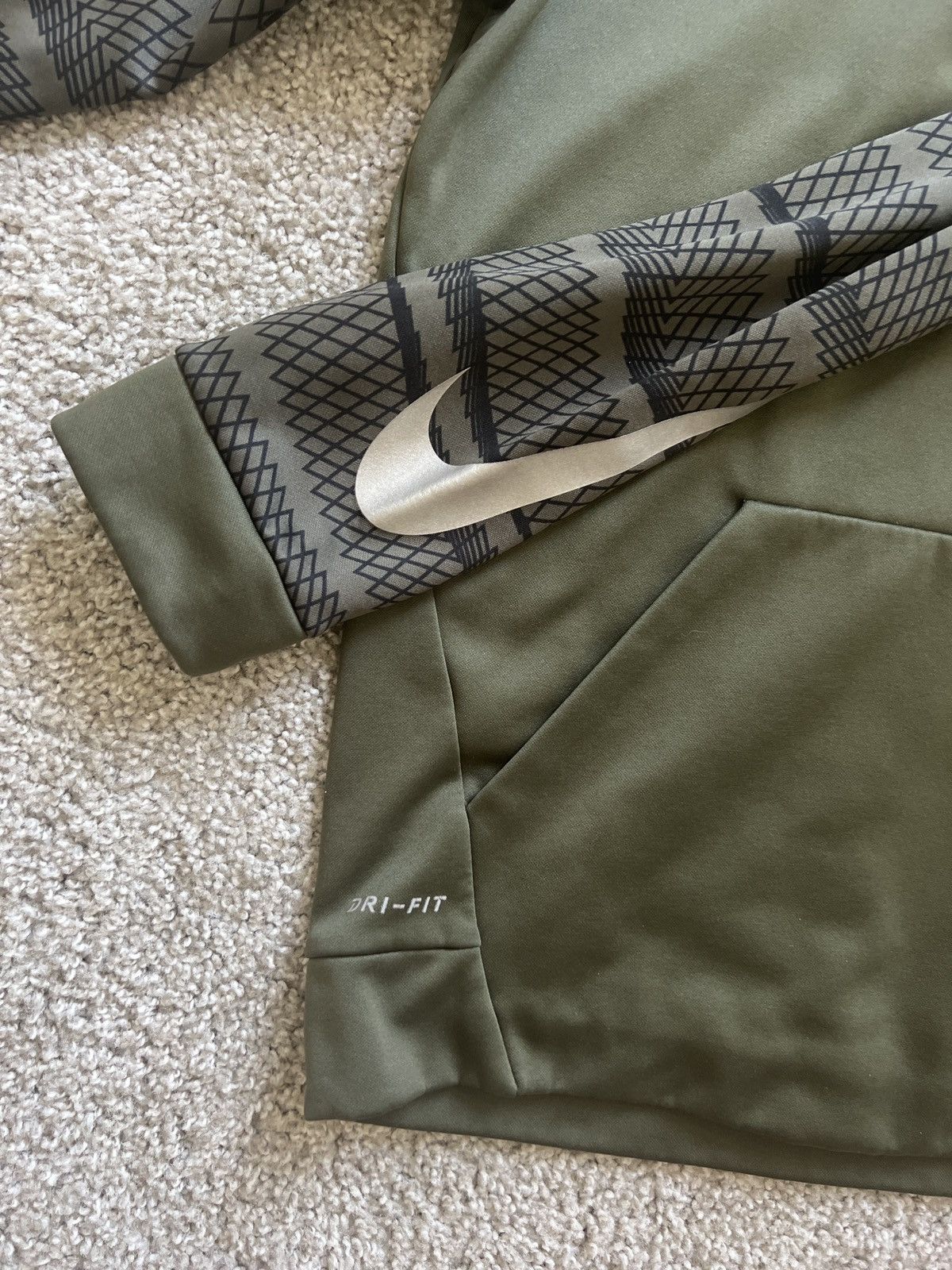 Nike Nike Active Dry Fit Pullover Hoodie Size US M / EU 48-50 / 2 - 1 Thumbnail