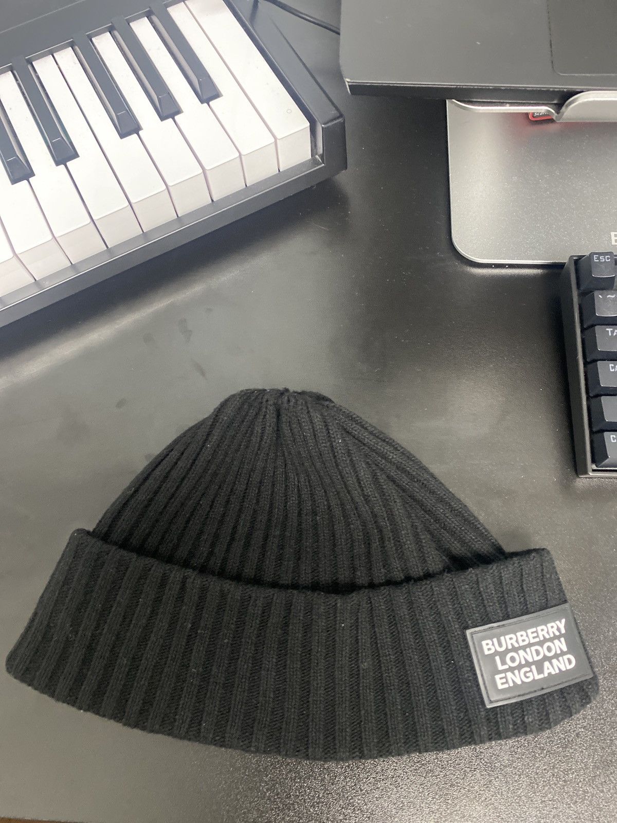 Burberry Burberry Beanie Hat Size ONE SIZE - 3 Thumbnail