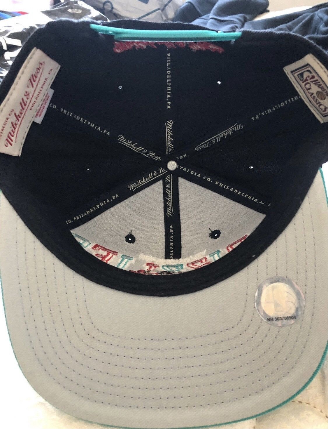 Mitchell & Ness Mitchell And Ness Vancouver Grizzlies Snapback Hat Size ONE SIZE - 3 Thumbnail