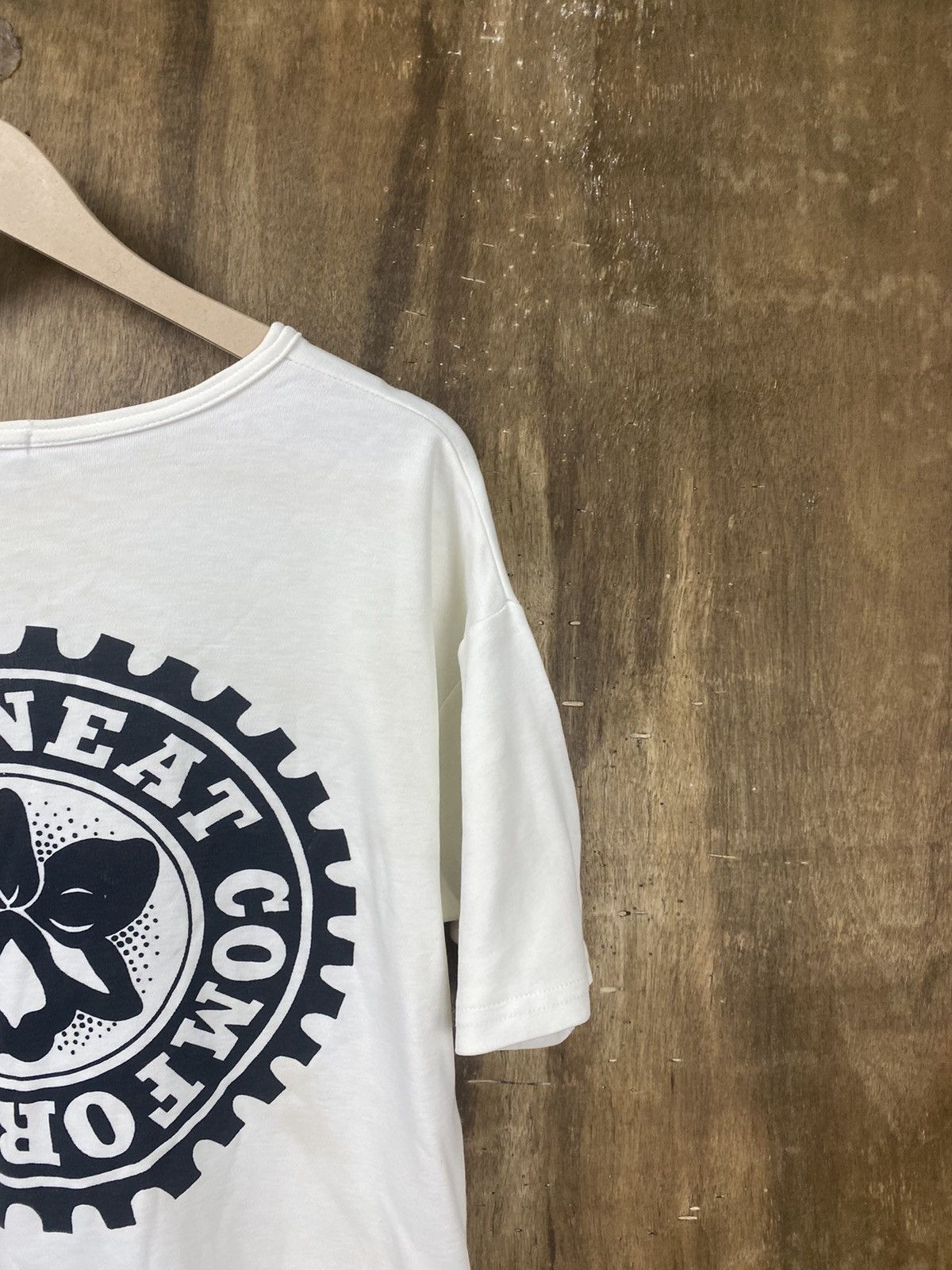 Japanese Brand Surneat Comfortable Natural Wind vintage T-Shirt #Z100 Size US L / EU 52-54 / 3 - 4 Thumbnail