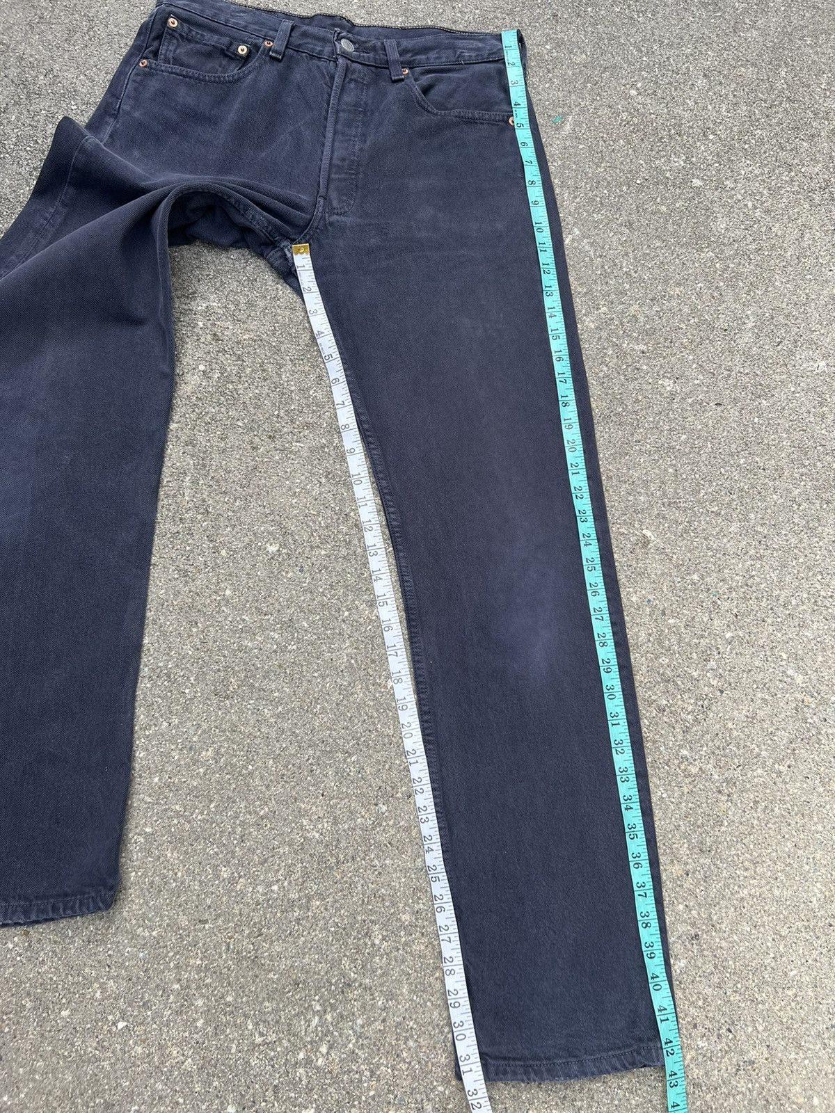 Levi's Vintage 1997 Levi’s 501 Fade Black Denim Jeans Size US 32 / EU 48 - 4 Thumbnail