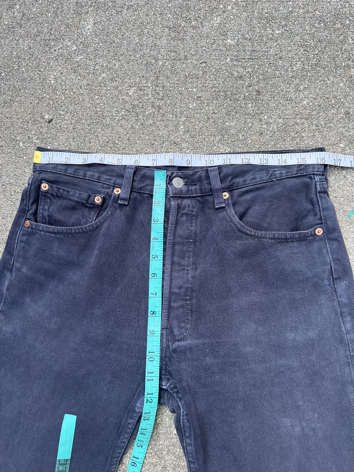 Levi's Vintage 1997 Levi’s 501 Fade Black Denim Jeans Size US 32 / EU 48 - 2 Thumbnail