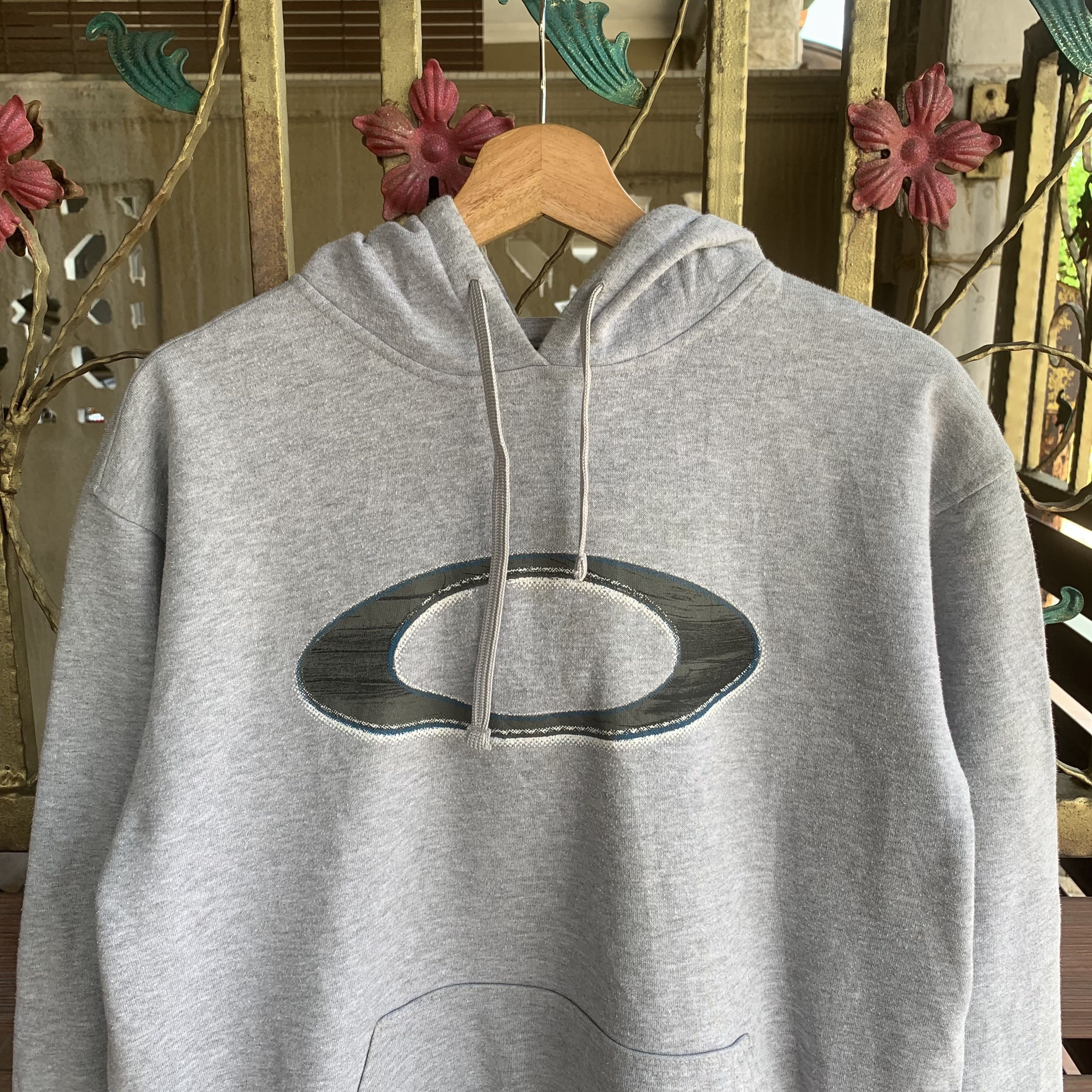 Oakley SEND OFFERS🔥Vintage Oakley Big Logo Hoodie Sweater Pullover Size US M / EU 48-50 / 2 - 2 Thumbnail