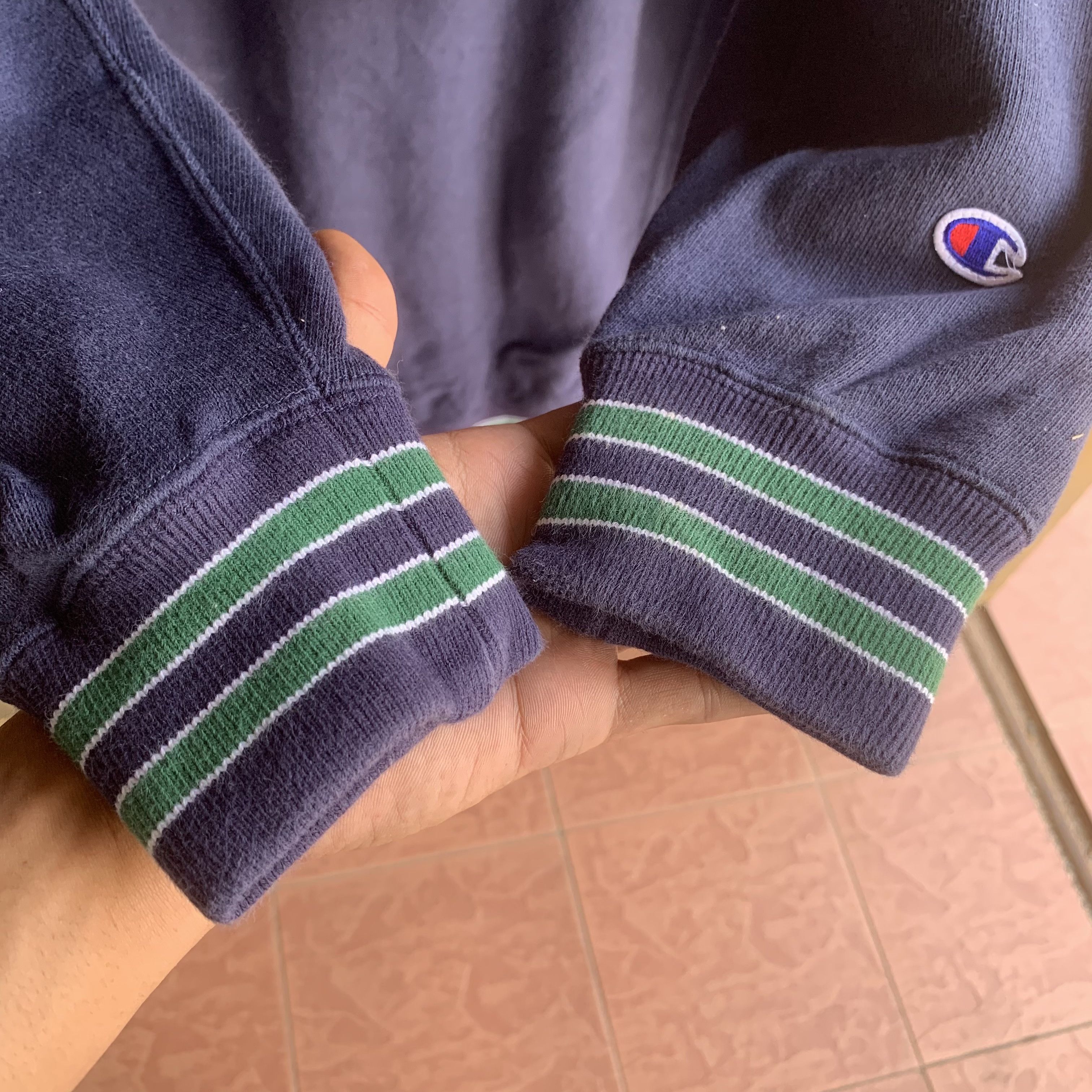Champion Vintage Champion Reverse Weave Small Logo Sweater Size US M / EU 48-50 / 2 - 7 Thumbnail