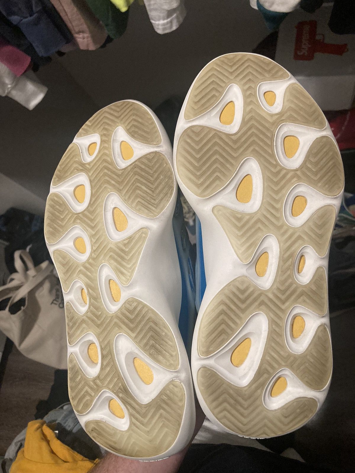 Adidas Yeezy Arzareth 700 V3 Size US 9 / EU 42 - 7 Thumbnail