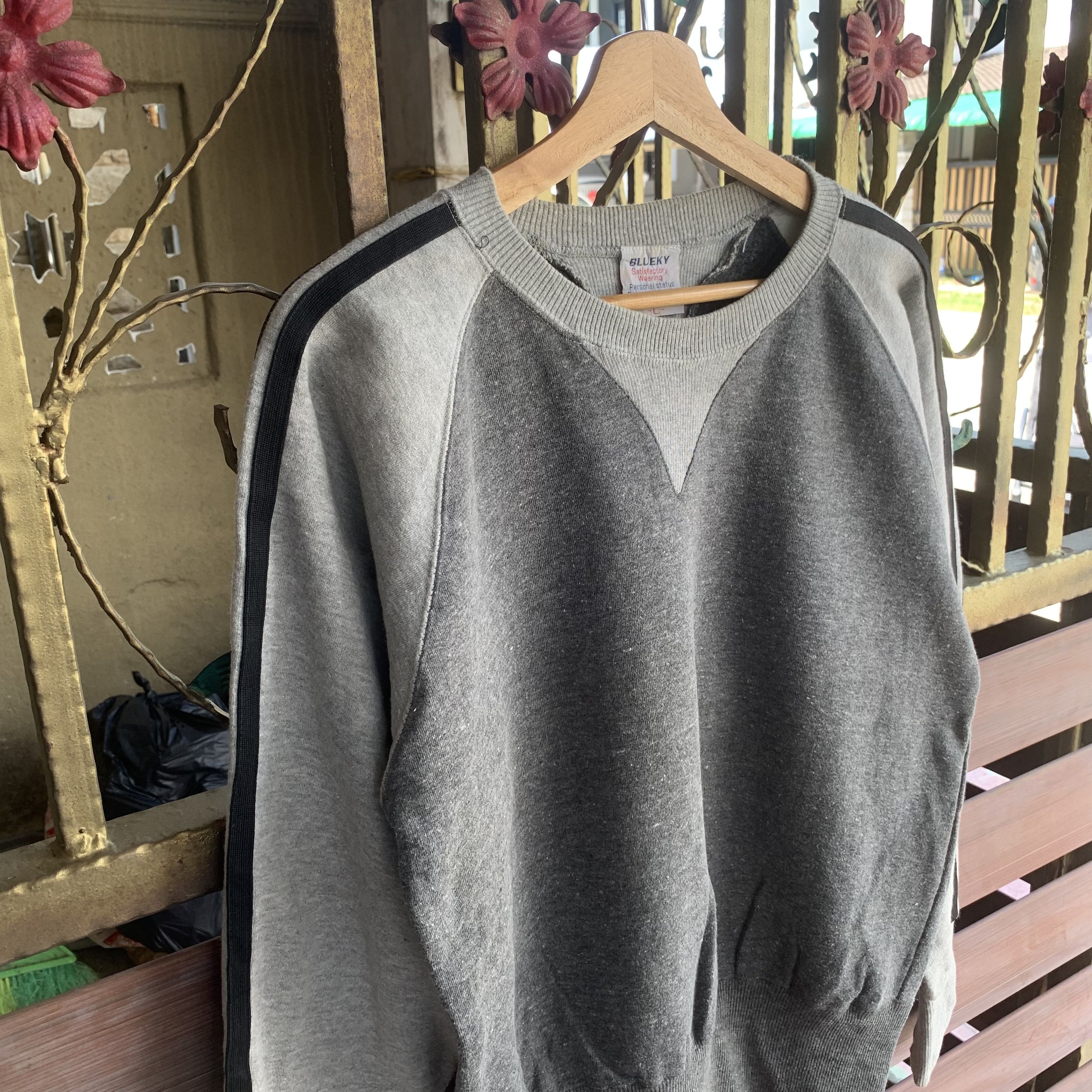 Vintage Vintage Blueky Crewneck Jumper Sweater Pullover Size US L / EU 52-54 / 3 - 2 Thumbnail