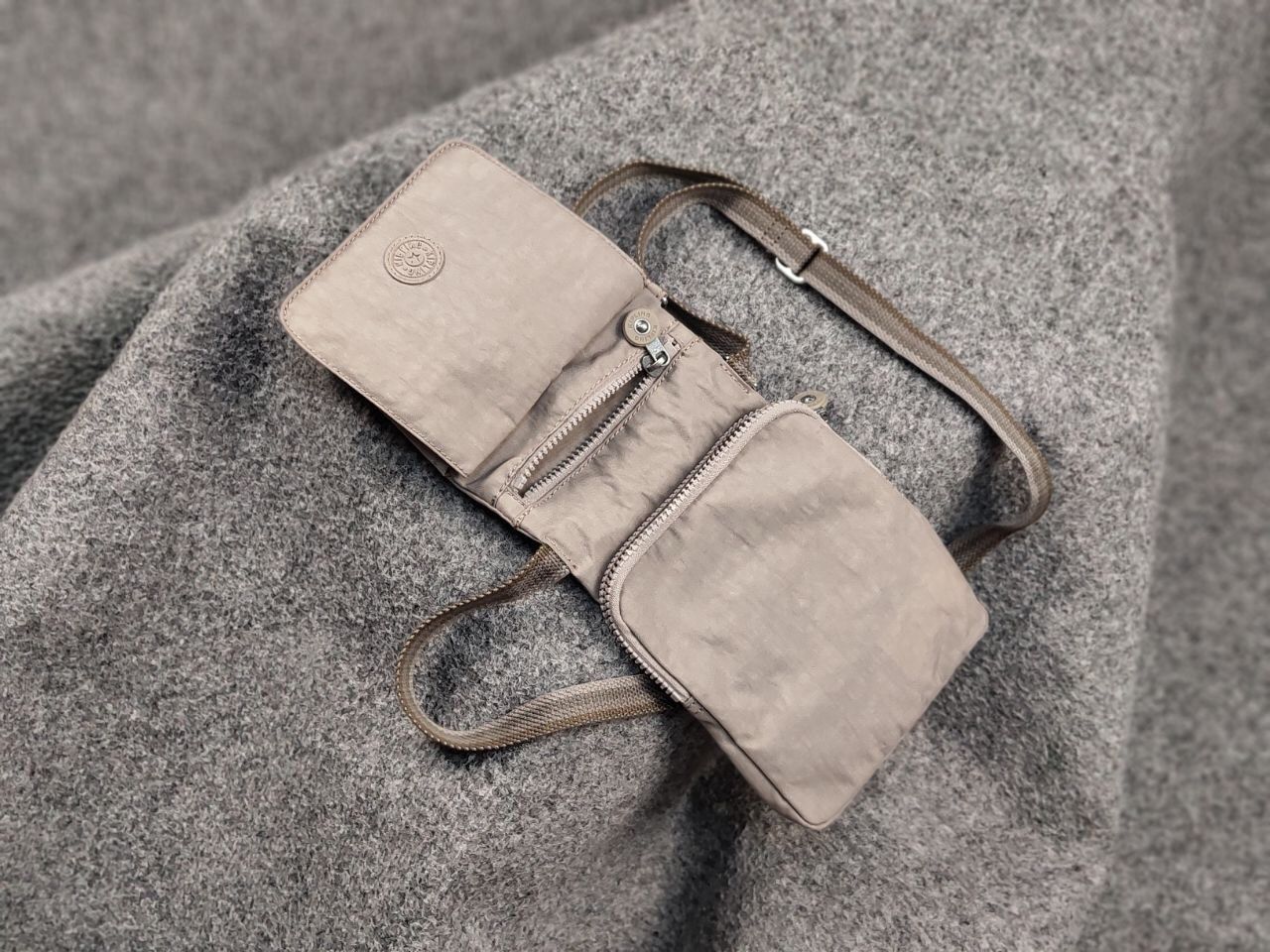 Japanese Brand Vintage 90's Kipling Make Happy Small Japanese gray Bag Size ONE SIZE - 14 Thumbnail