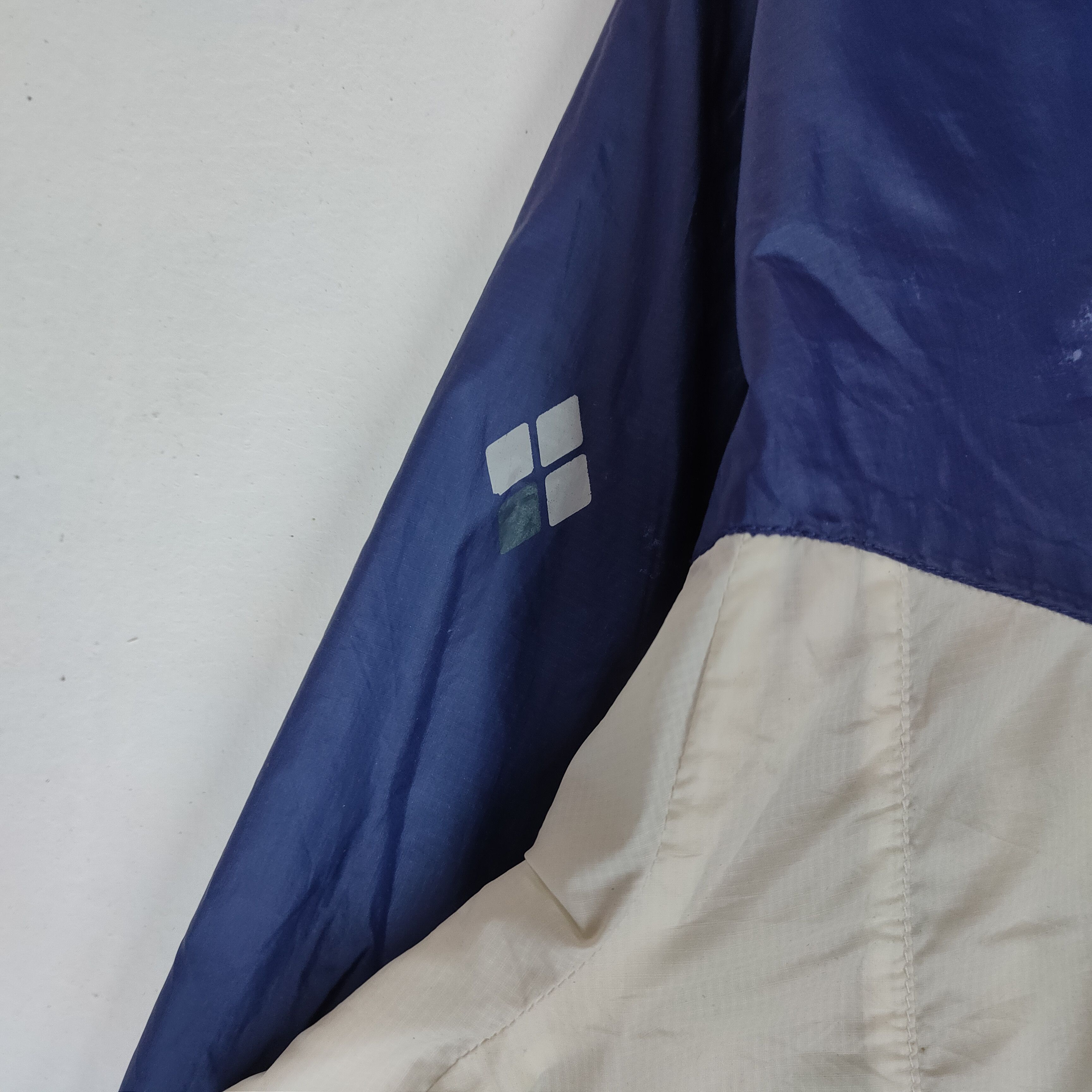 Montbell MONT BELL Lightweight Two Tones Color XL Size Windbreaker Size US XL / EU 56 / 4 - 2 Thumbnail