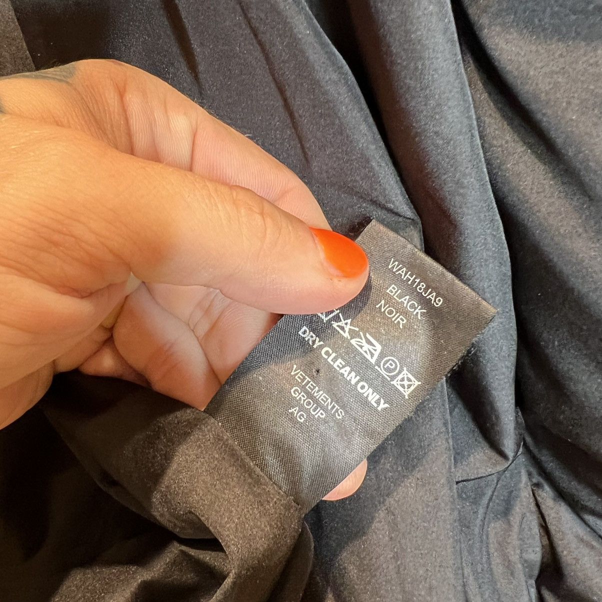 Vetements Vetements MS Webcam Puffer Jacket Size US S / EU 44-46 / 1 - 9 Thumbnail