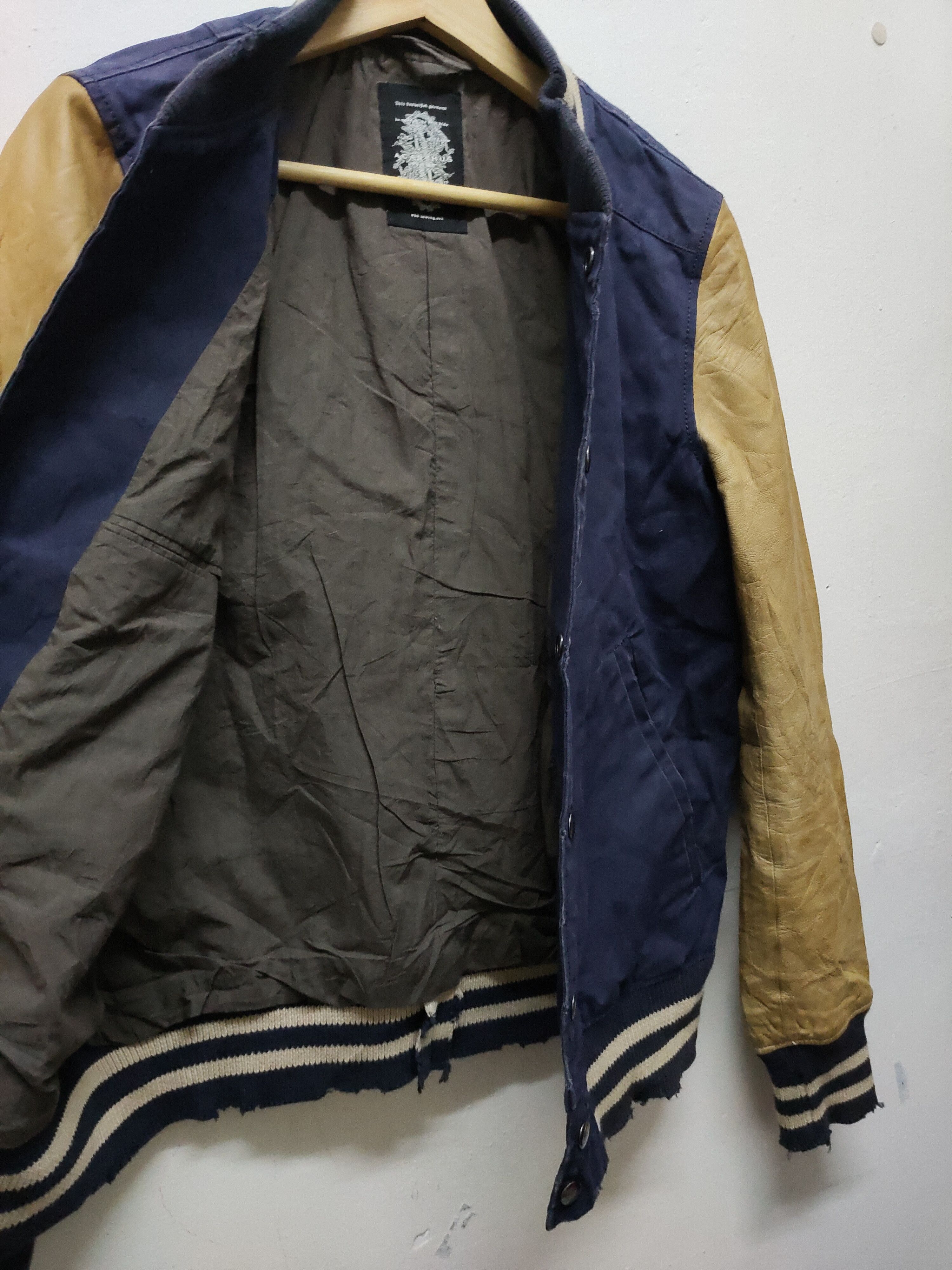 Vintage Vintage varsity jacket acanthus leather very rare Size US L / EU 52-54 / 3 - 15 Thumbnail