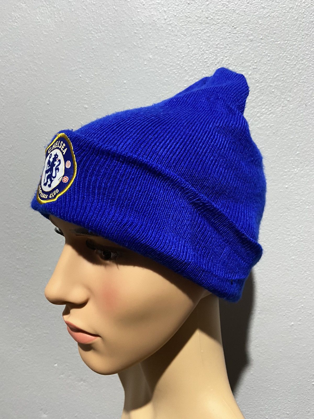 Chelsea Soccer 🔥SALE🔥CHELSEA OFFICIAL MERCHANDISE KNITTED BEANIE Size ONE SIZE - 3 Thumbnail