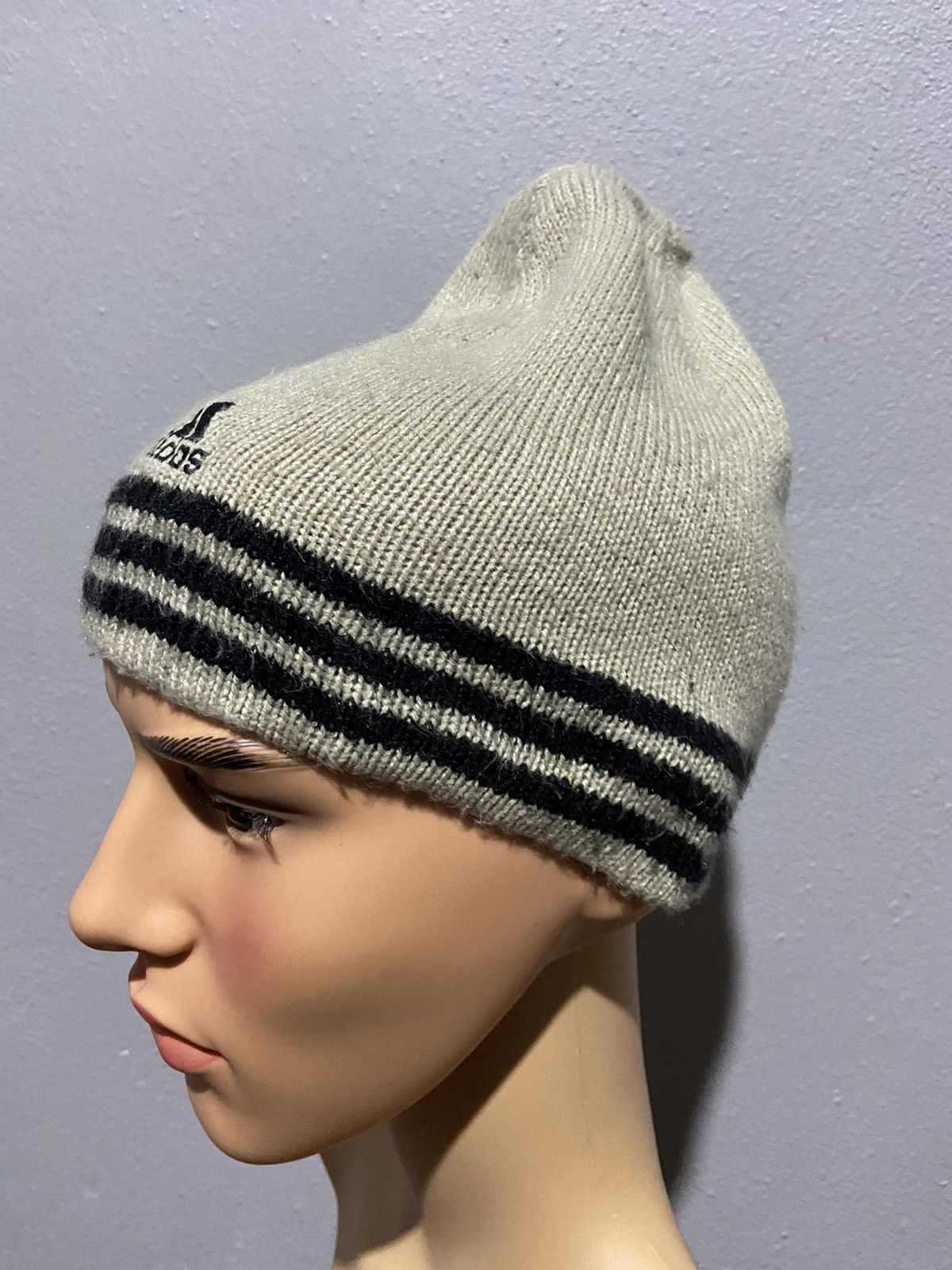 Adidas 🔥SALE🔥ADIDAS KNITTED BEANIE VINTAGE STYLE Size ONE SIZE - 3 Thumbnail