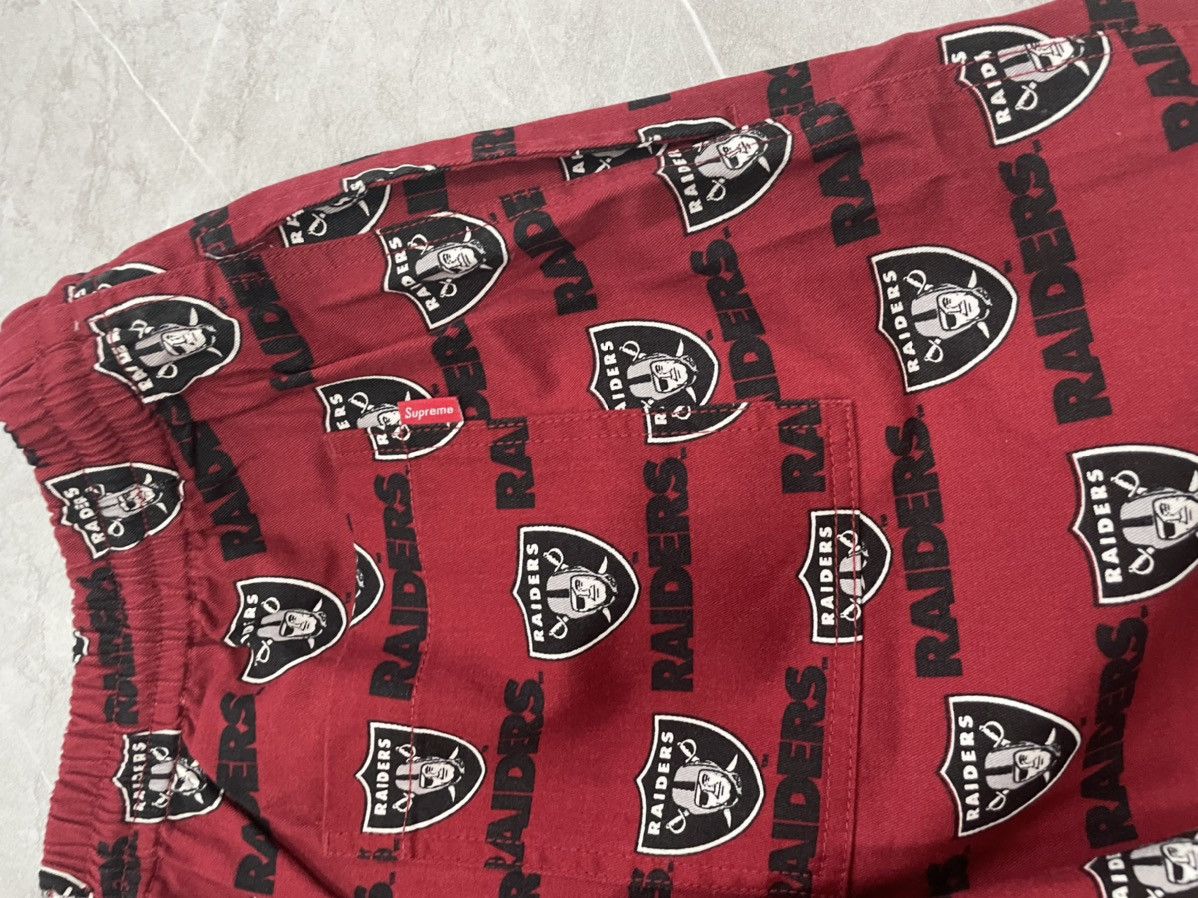 Supreme UNWORN* Supreme NFL Raider shorts L Size US 34 / EU 50 - 6 Thumbnail