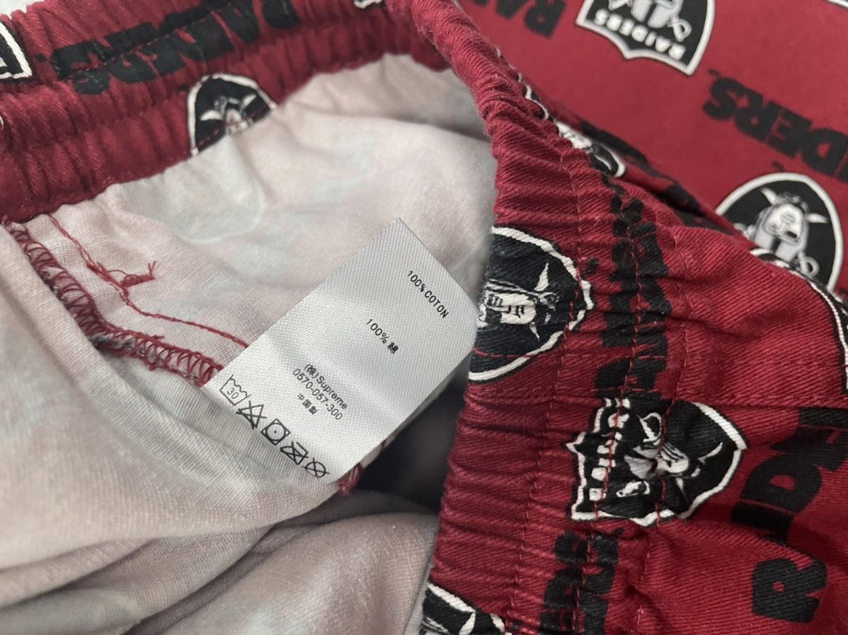 Supreme UNWORN* Supreme NFL Raider shorts L Size US 34 / EU 50 - 4 Thumbnail