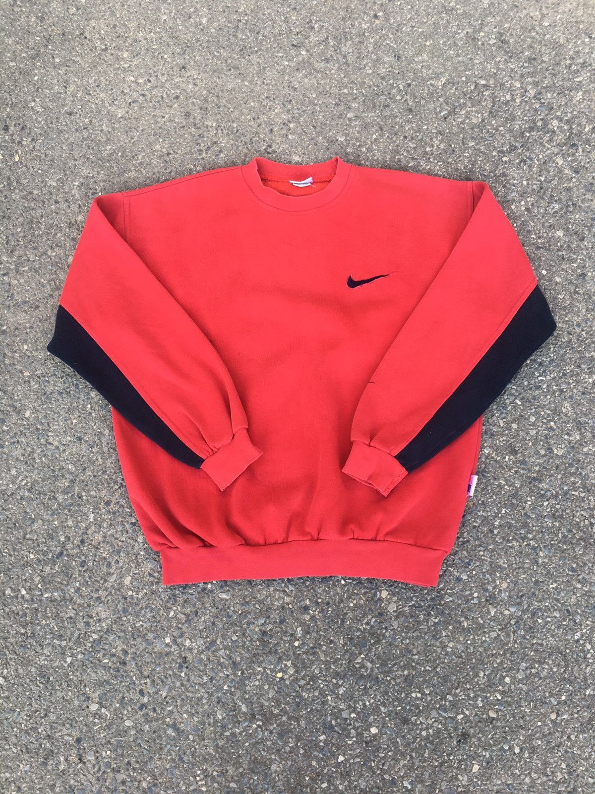 Nike × Vintage Nike bootleg Red Black Vintage Central swoosh logo Crewneck Size US XL / EU 56 / 4 - 1 Thumbnail
