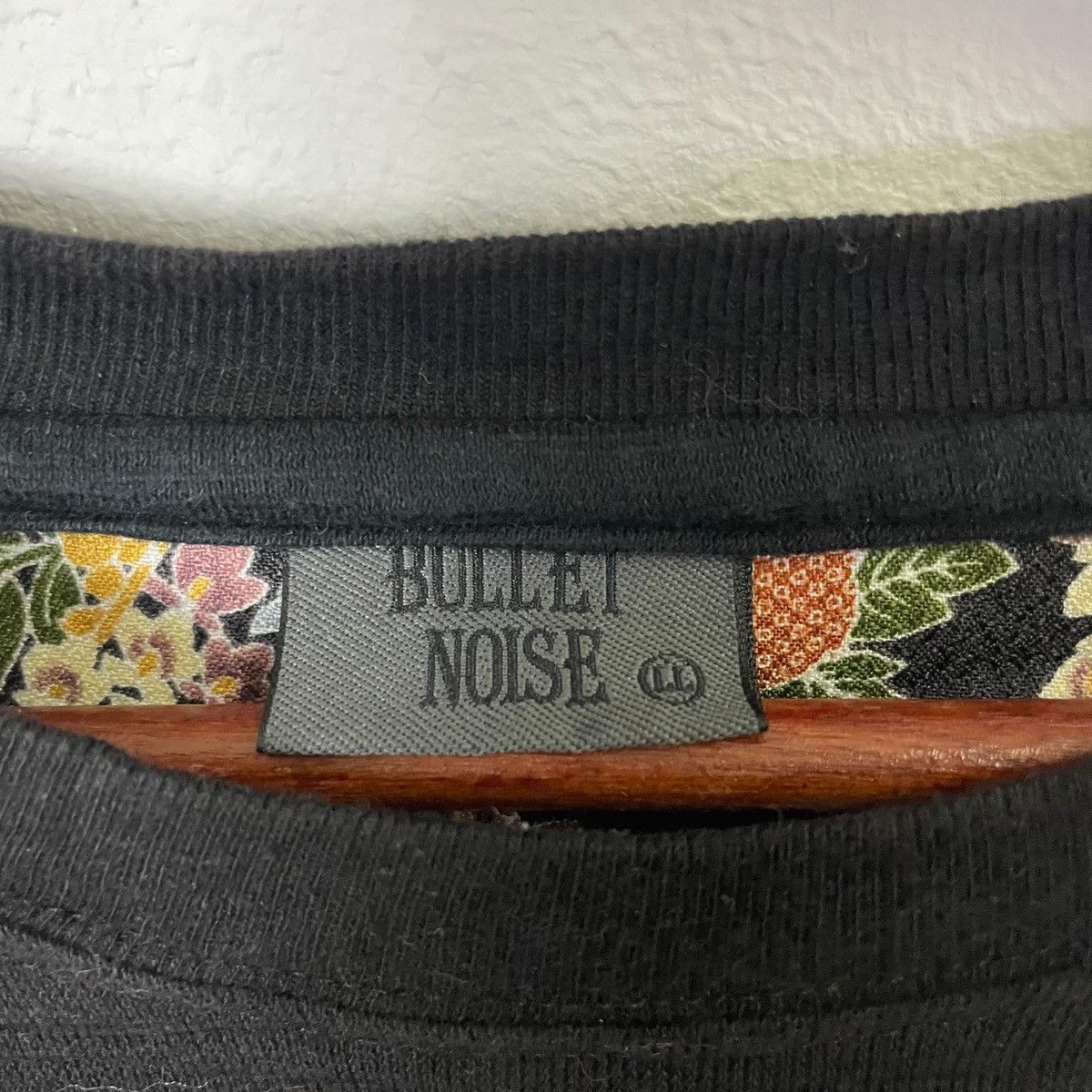 Japanese Brand Vintage Bullet Noise Sexy Girl Tee Size US L / EU 52-54 / 3 - 4 Thumbnail
