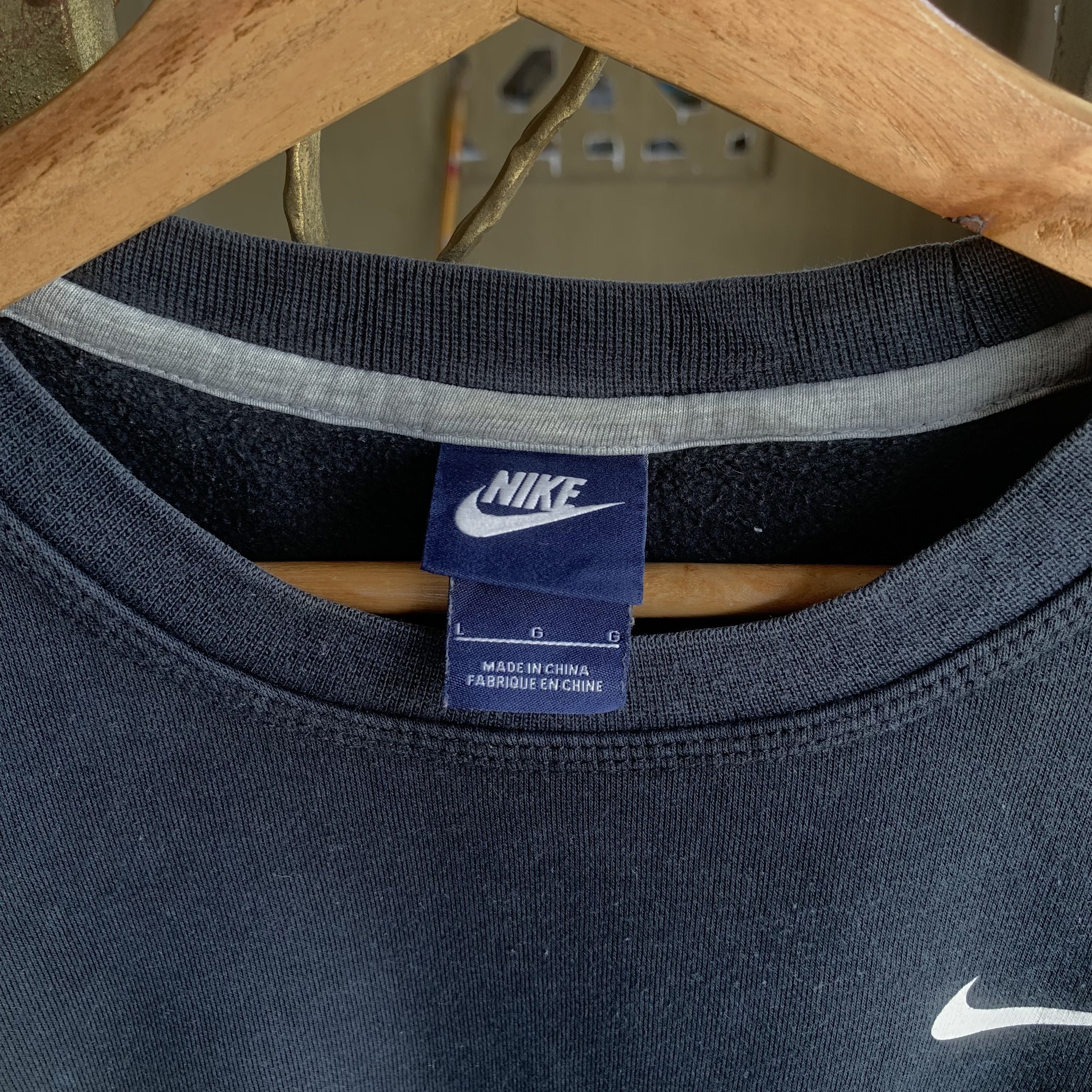 Nike Nike Swoosh Black Faded Crewneck Jumper Pullover Sweater Size US M / EU 48-50 / 2 - 4 Thumbnail