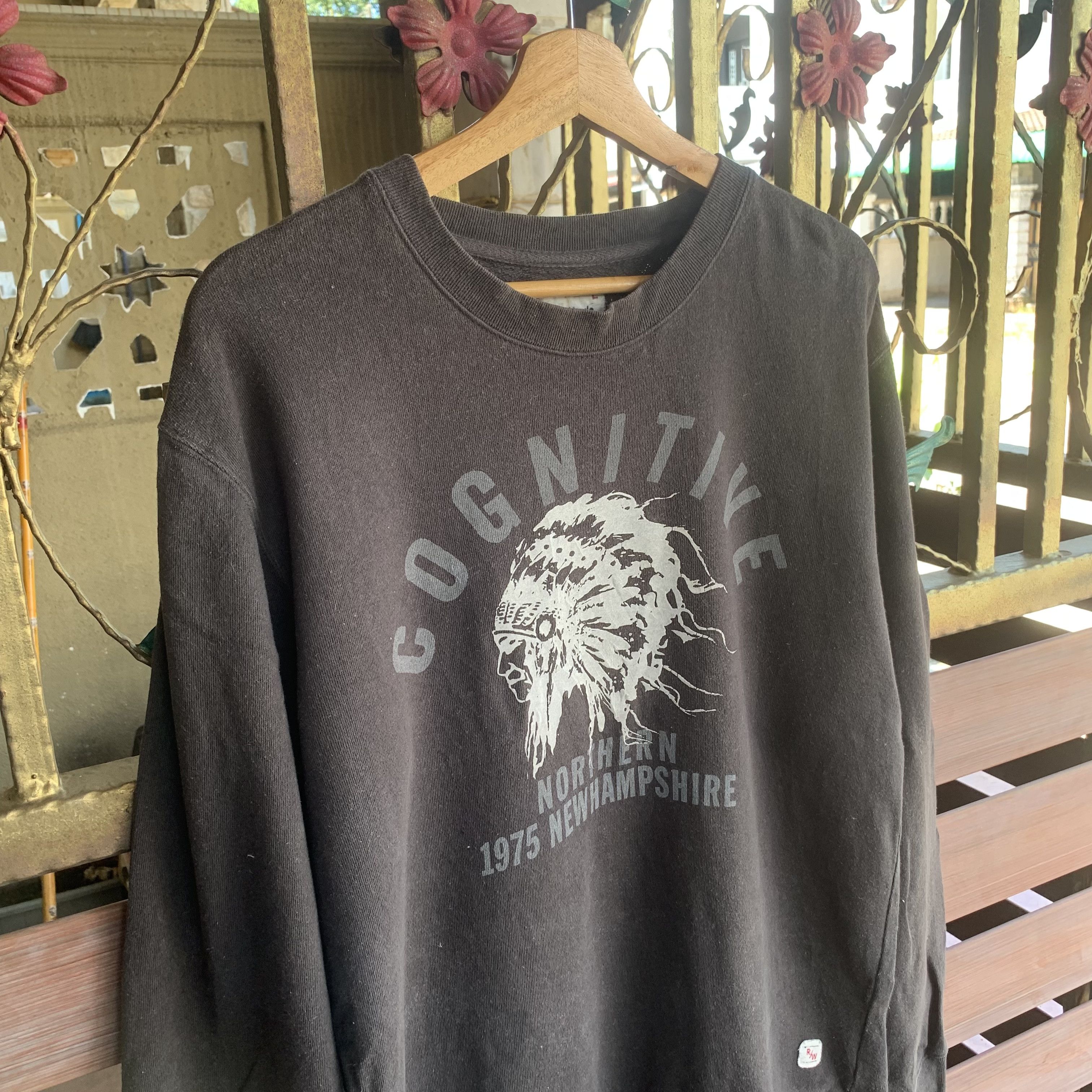 Japanese Brand Y2K Vintage Red Indian Crewneck Faded Jumper Sweater Size US L / EU 52-54 / 3 - 3 Thumbnail