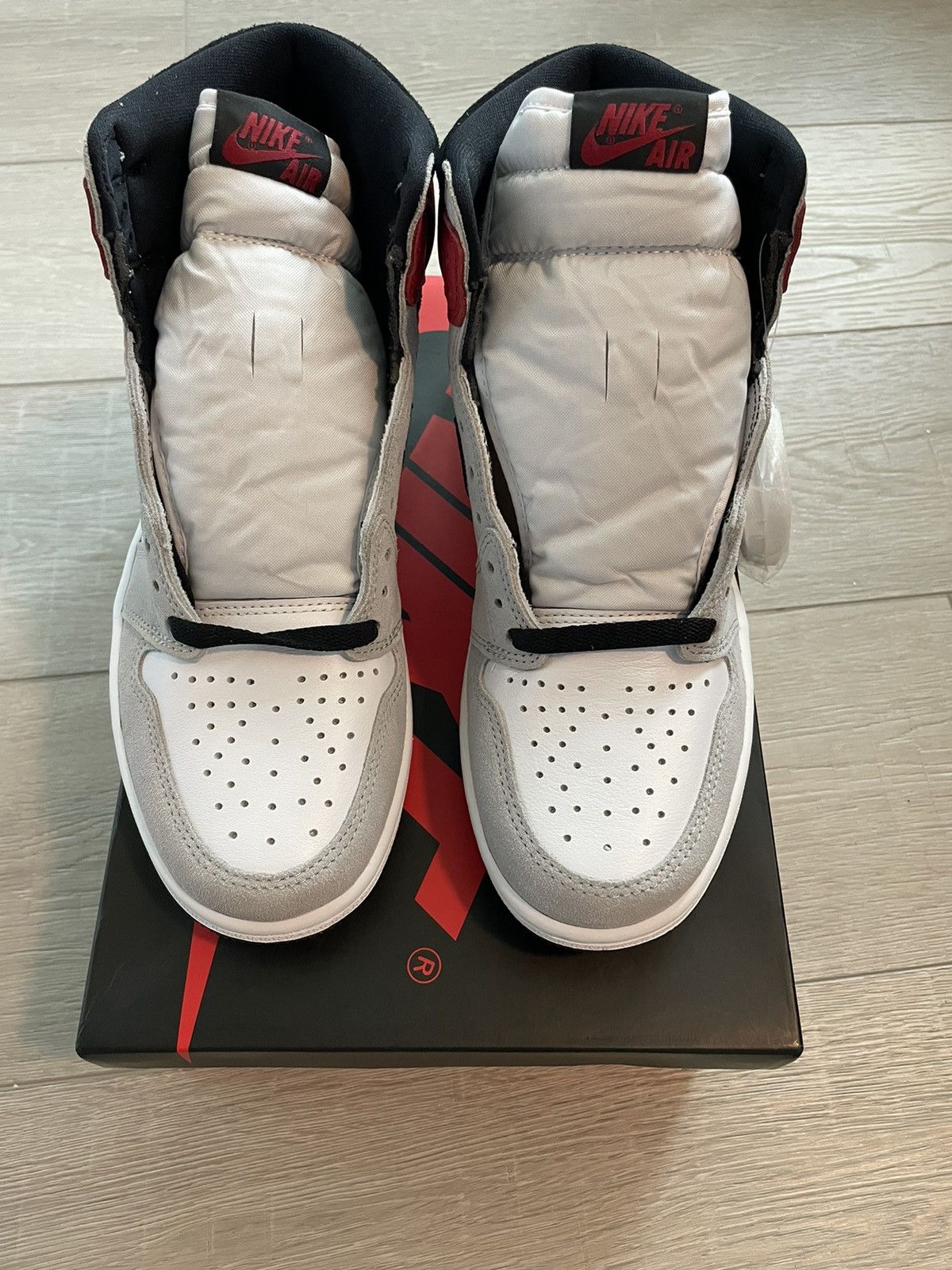 Jordan Brand Air Jordan 1 Retro High Light Smoke Grey Size US 8 / EU 41 - 4 Thumbnail