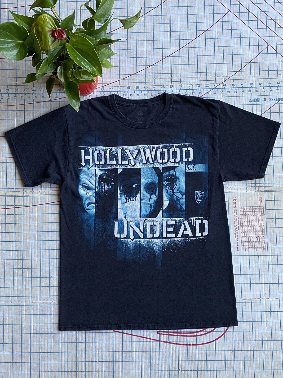 Band Tees Hollywood Undead Faded Black Band Tee Size Medium Size US M / EU 48-50 / 2 - 2 Thumbnail