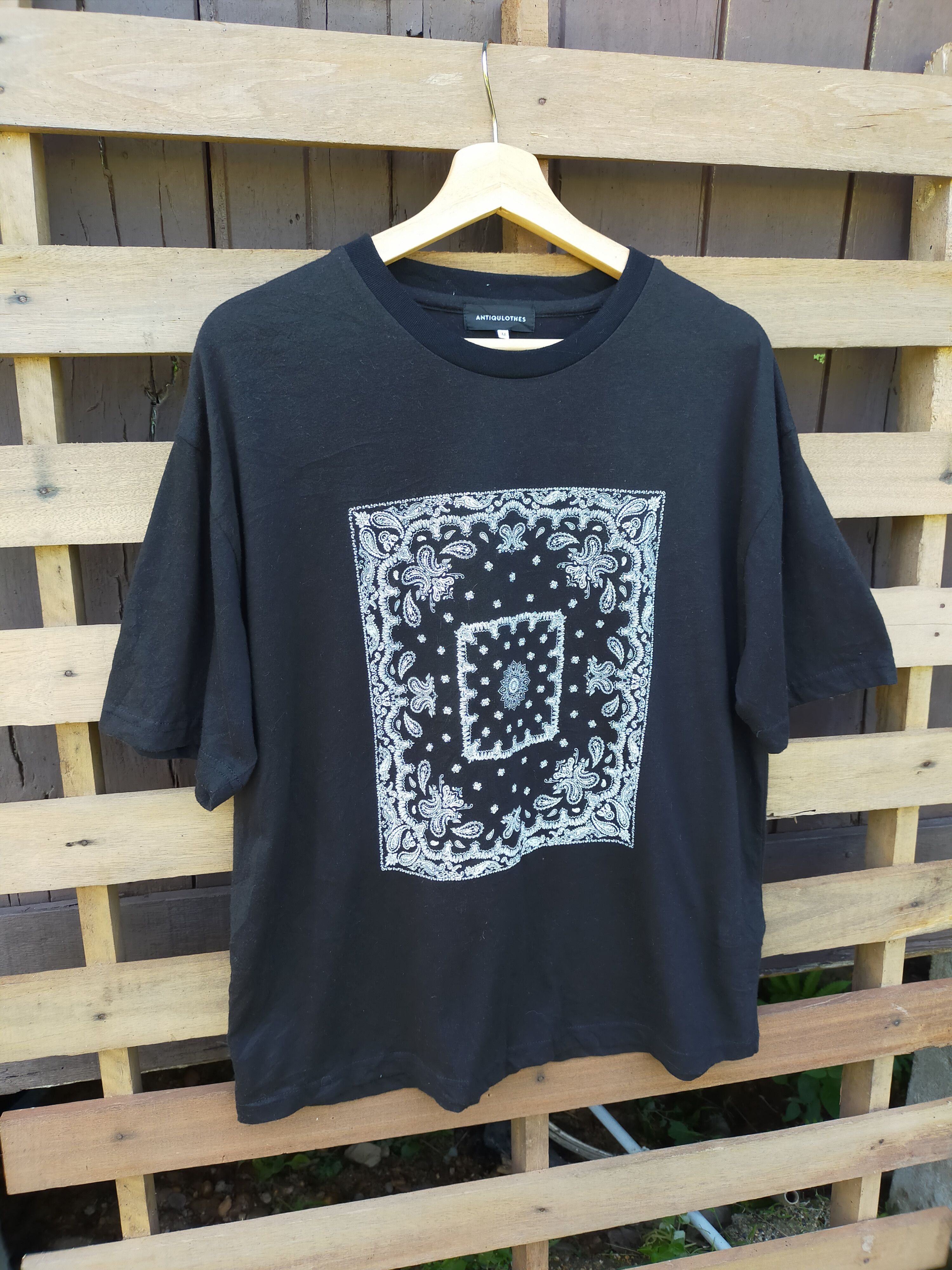 Antiqulothes parsley big print tee