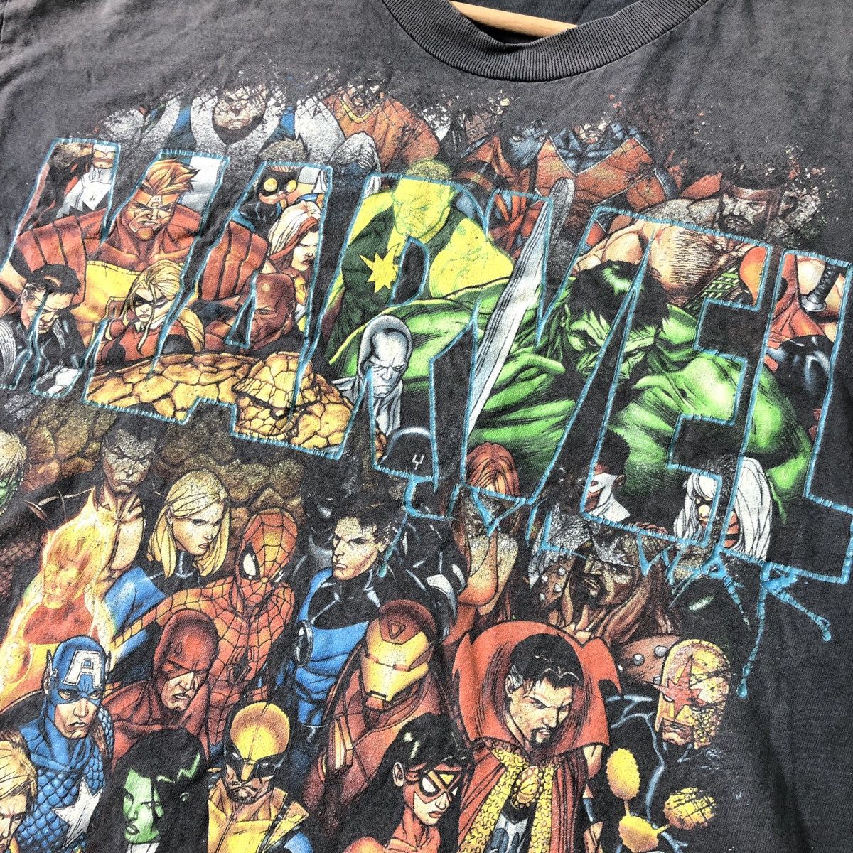 Marvel Comics × Universal Studios × Vintage Vintage Marvel Civil War Sun Fades Distressed Tshirt Size US XL / EU 56 / 4 - 10 Thumbnail