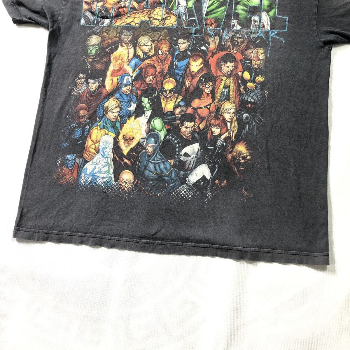 Marvel Comics × Universal Studios × Vintage Vintage Marvel Civil War Sun Fades Distressed Tshirt Size US XL / EU 56 / 4 - 7 Thumbnail