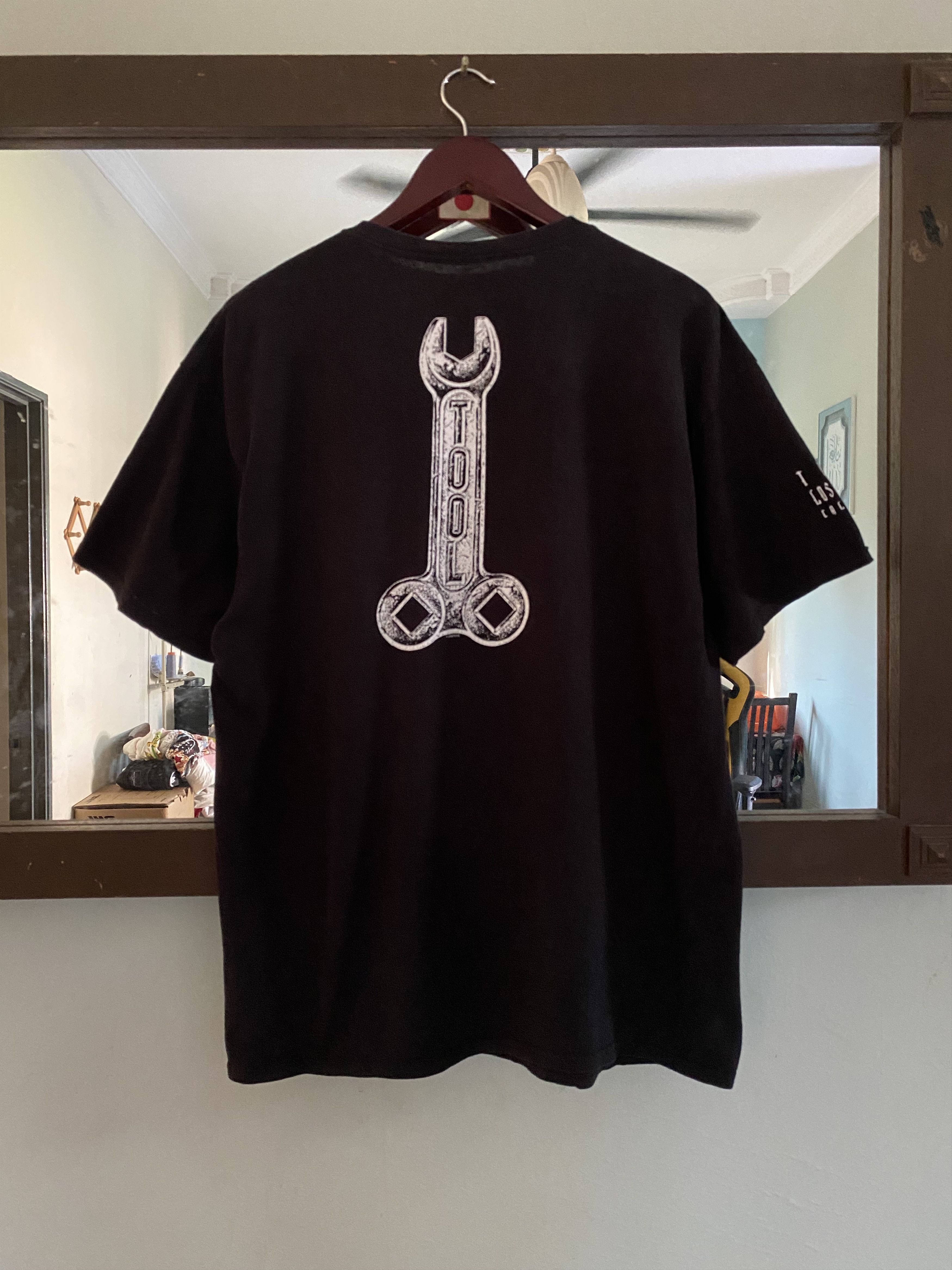 Band Tees Tool 2009 Los Angeles California Y2k Shirt Size US XL / EU 56 / 4 - 1 Thumbnail