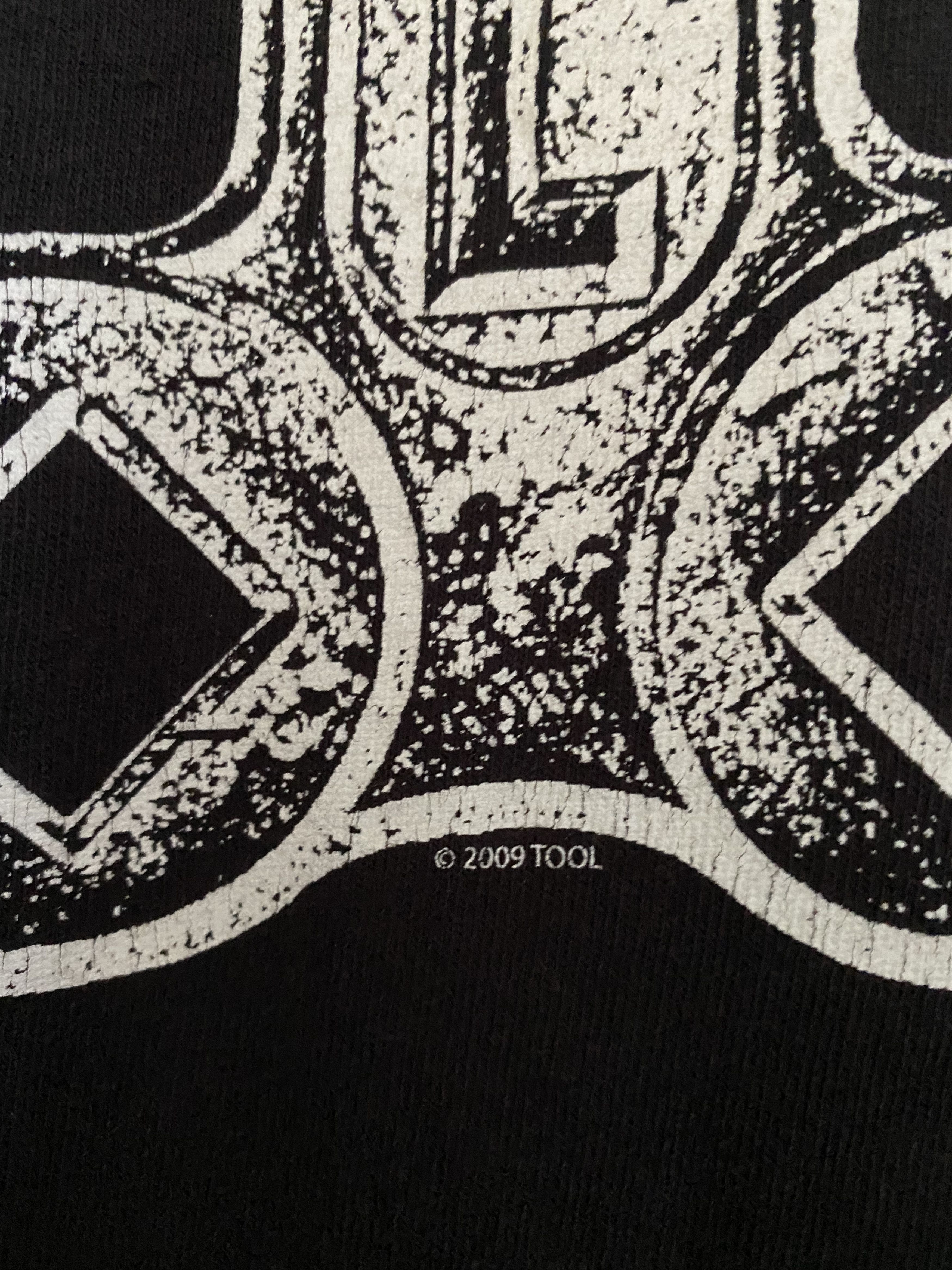 Band Tees Tool 2009 Los Angeles California Y2k Shirt Size US XL / EU 56 / 4 - 4 Thumbnail