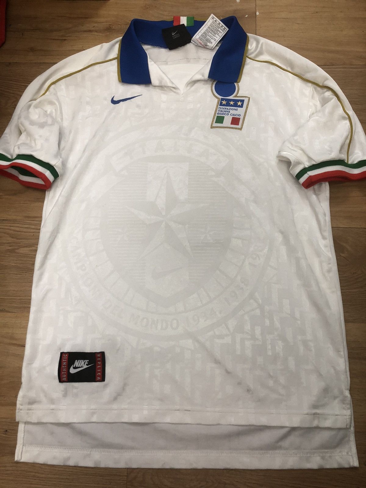 Italy 95/96 away shirt