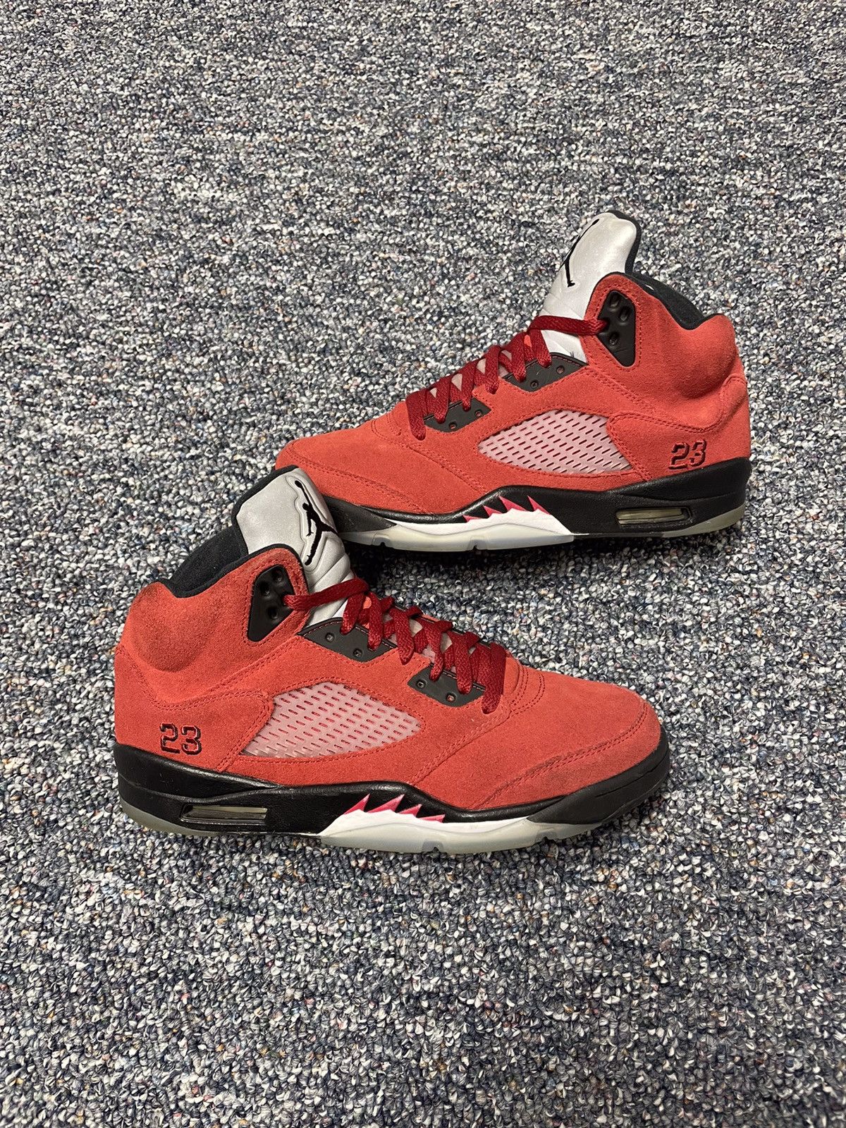 Jordan Brand Size 9.5 - Jordan 5 Retro Raging Bull Size US 9.5 / EU 42-43 - 1 Thumbnail