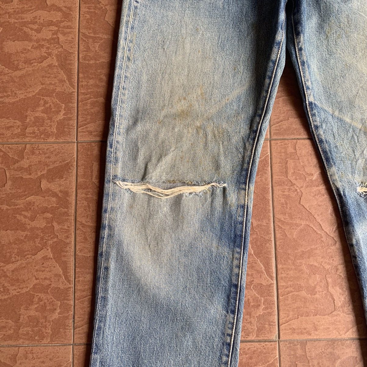Levi's × Vintage RUSTY DIRTY LEVI’S 501 DISTRESSED DENIM REDLINE SELVEDGE Size US 28 / EU 44 - 4 Thumbnail