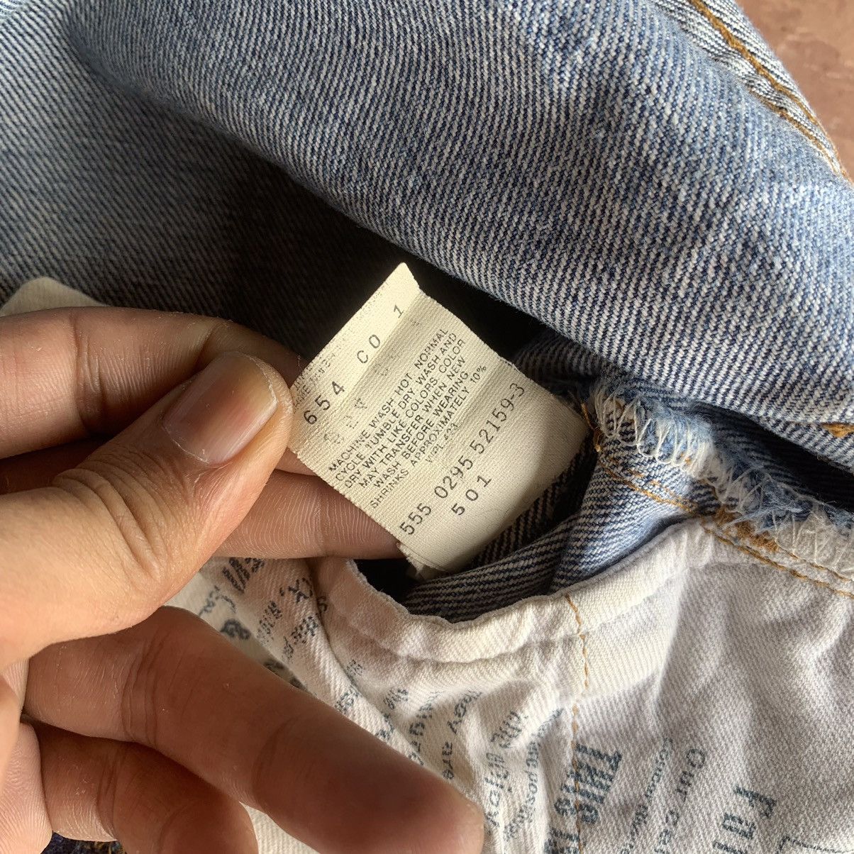 Levi's × Vintage RUSTY DIRTY LEVI’S 501 DISTRESSED DENIM REDLINE SELVEDGE Size US 28 / EU 44 - 12 Thumbnail