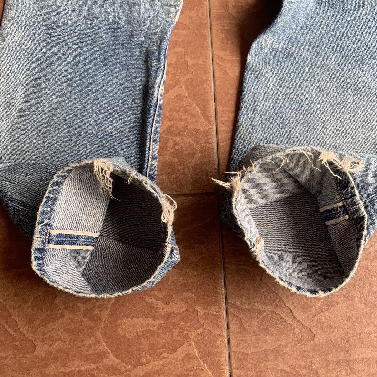 Levi's × Vintage RUSTY DIRTY LEVI’S 501 DISTRESSED DENIM REDLINE SELVEDGE Size US 28 / EU 44 - 16 Thumbnail