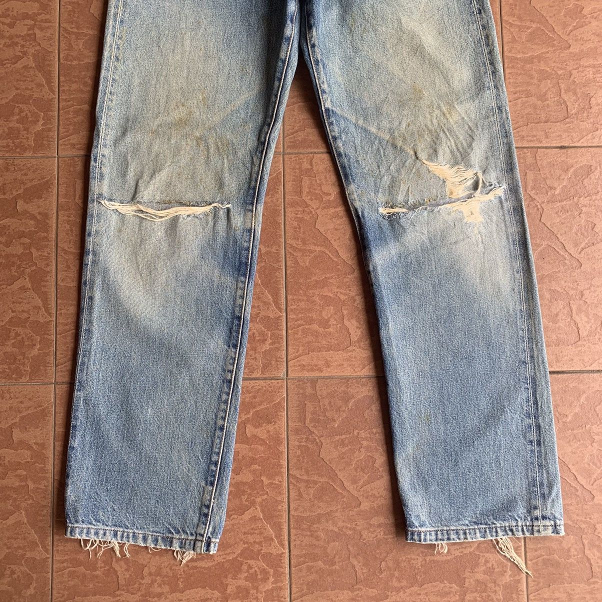 Levi's × Vintage RUSTY DIRTY LEVI’S 501 DISTRESSED DENIM REDLINE SELVEDGE Size US 28 / EU 44 - 3 Thumbnail