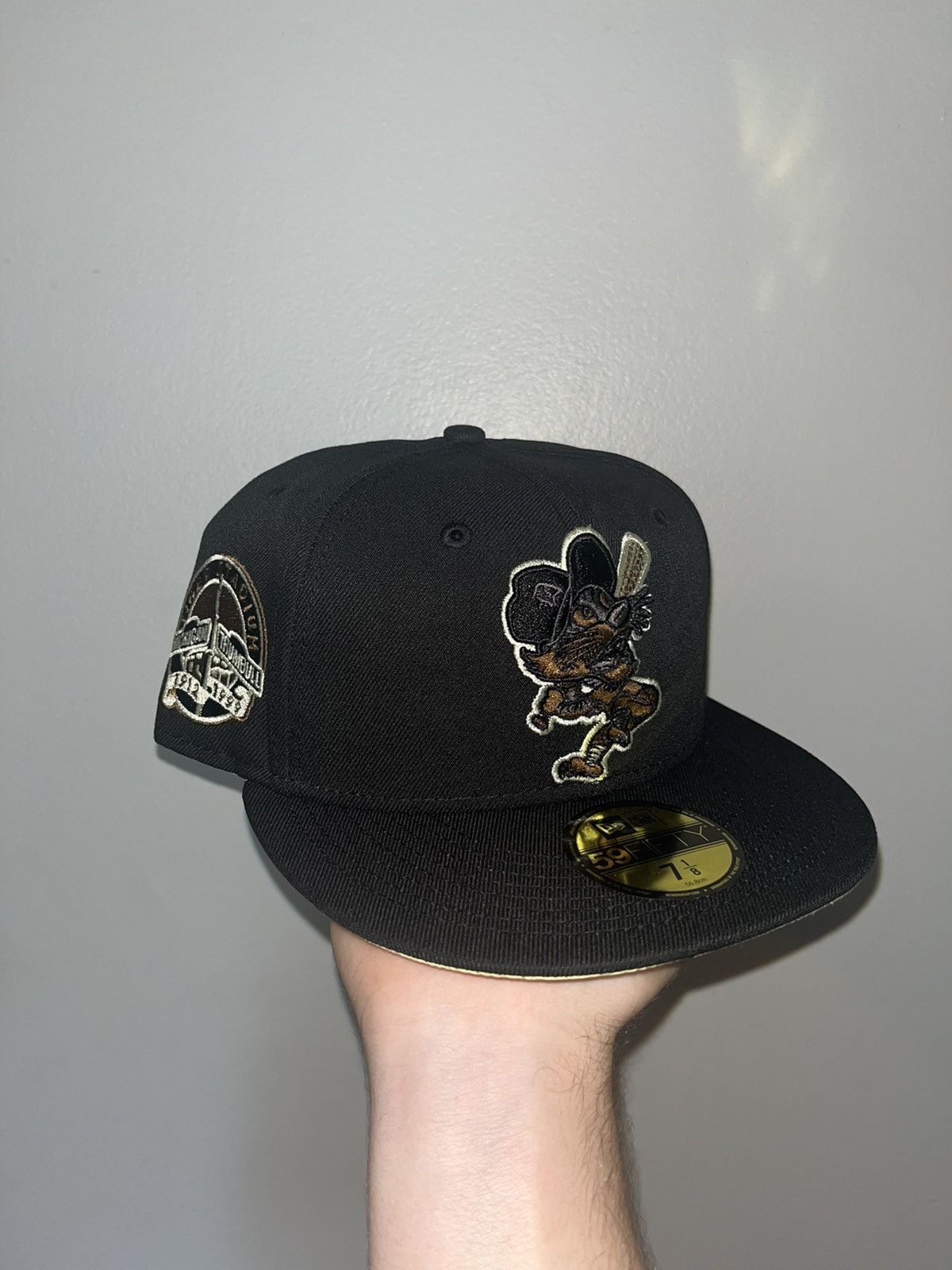 New Era Detroit tigers David Bowie ziggy stardust hat 7 1/8 Size ONE SIZE - 1 Thumbnail