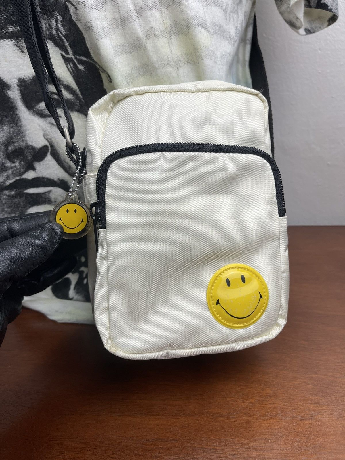 Japanese Brand Rare Smiley sling Bag by Franklin lou Frani Size ONE SIZE - 2 Thumbnail