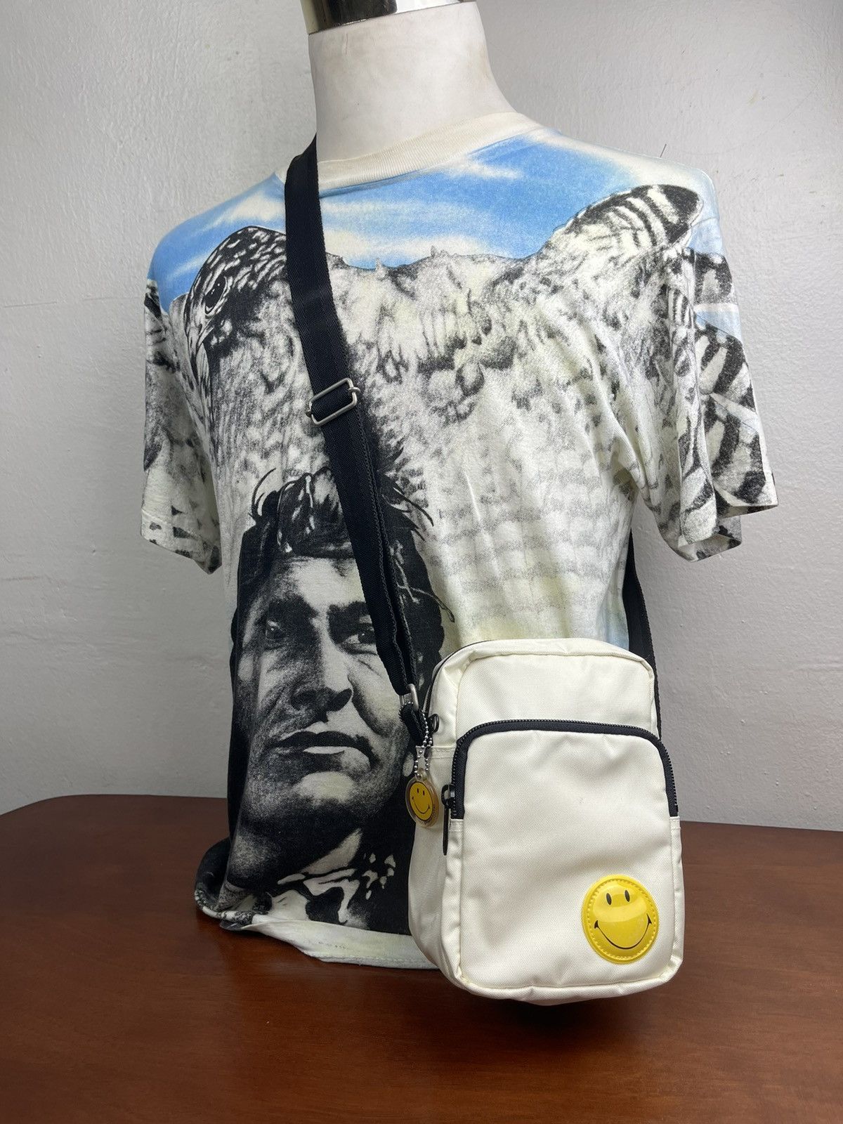 Japanese Brand Rare Smiley sling Bag by Franklin lou Frani Size ONE SIZE - 1 Thumbnail