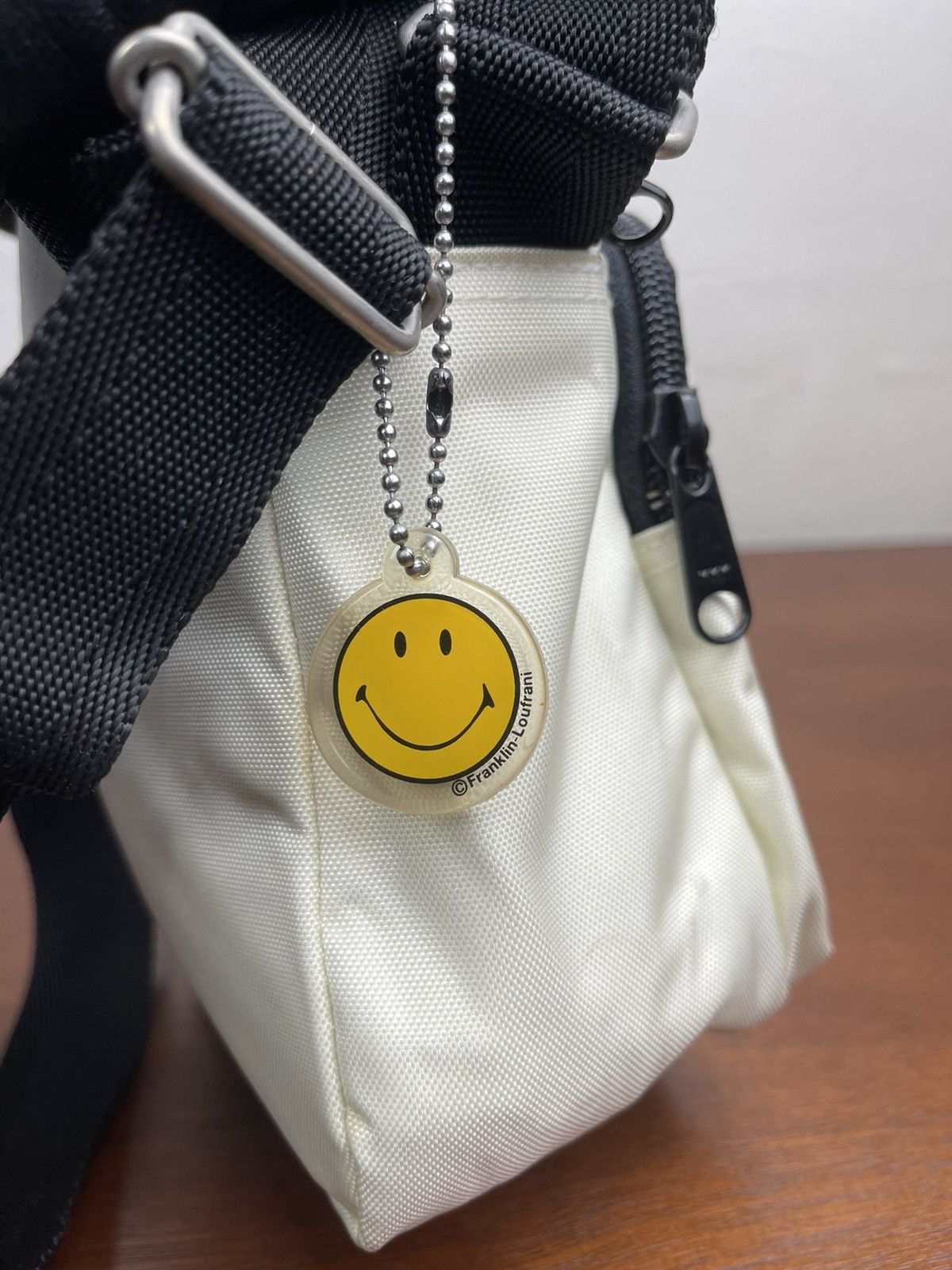 Japanese Brand Rare Smiley sling Bag by Franklin lou Frani Size ONE SIZE - 5 Thumbnail