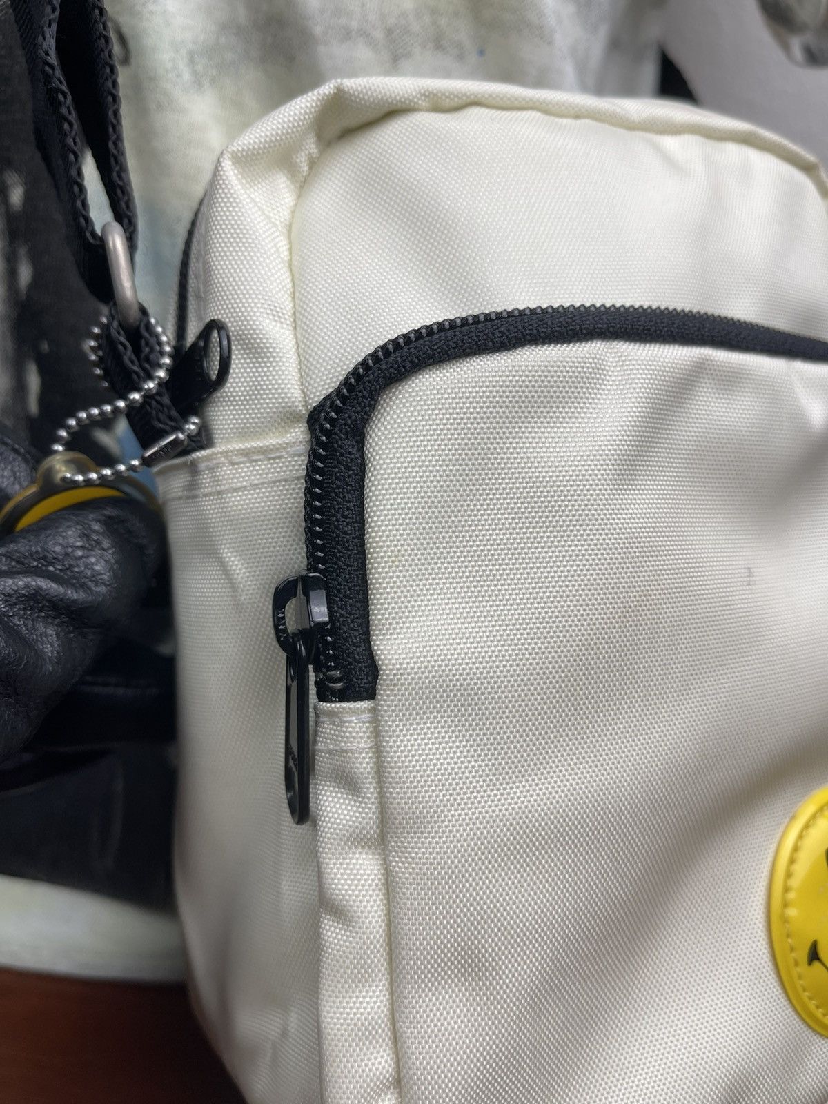 Japanese Brand Rare Smiley sling Bag by Franklin lou Frani Size ONE SIZE - 3 Thumbnail