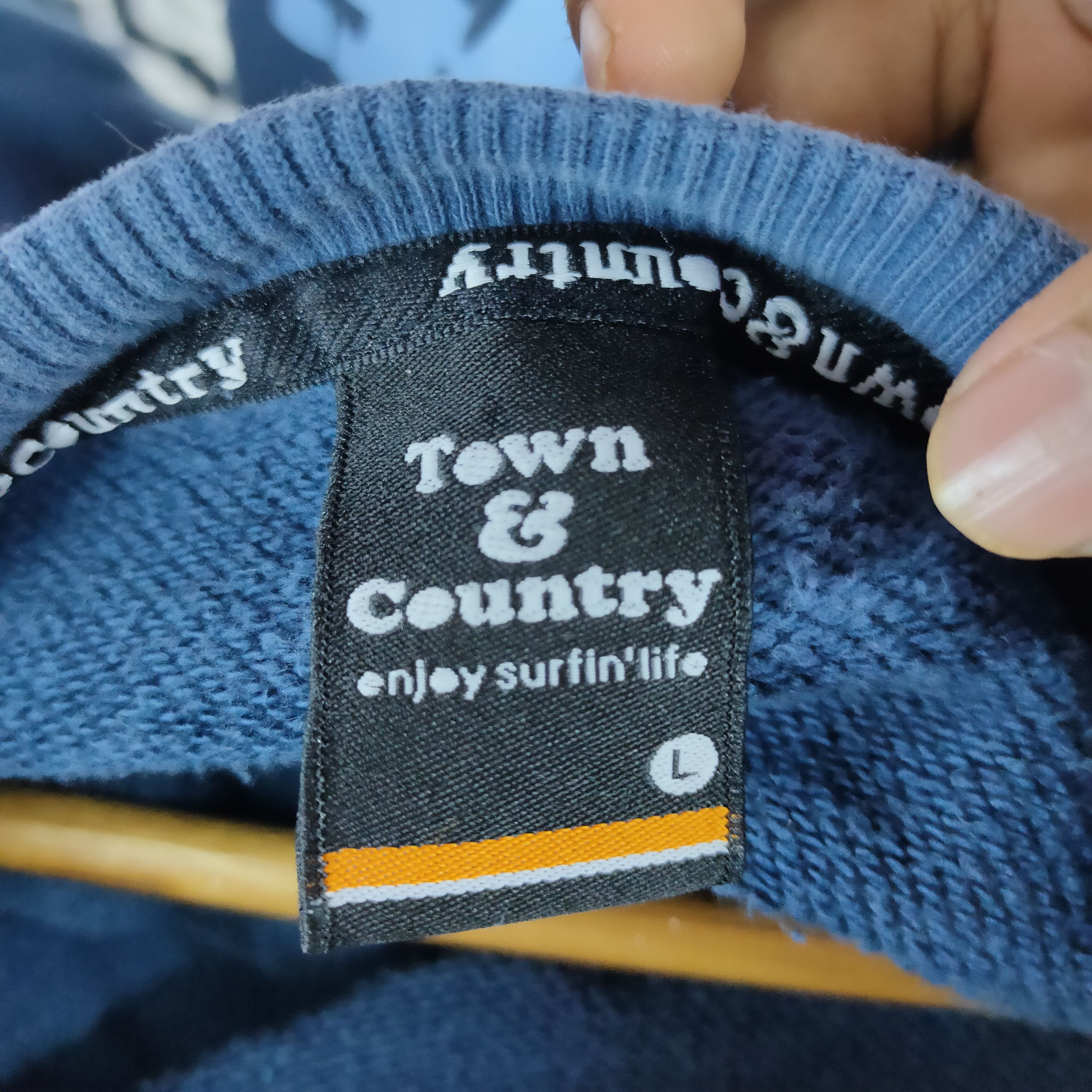 Vintage TOWN & COUNTRY SURF Big Printed Large Size Sweatshirt Size US L / EU 52-54 / 3 - 3 Thumbnail