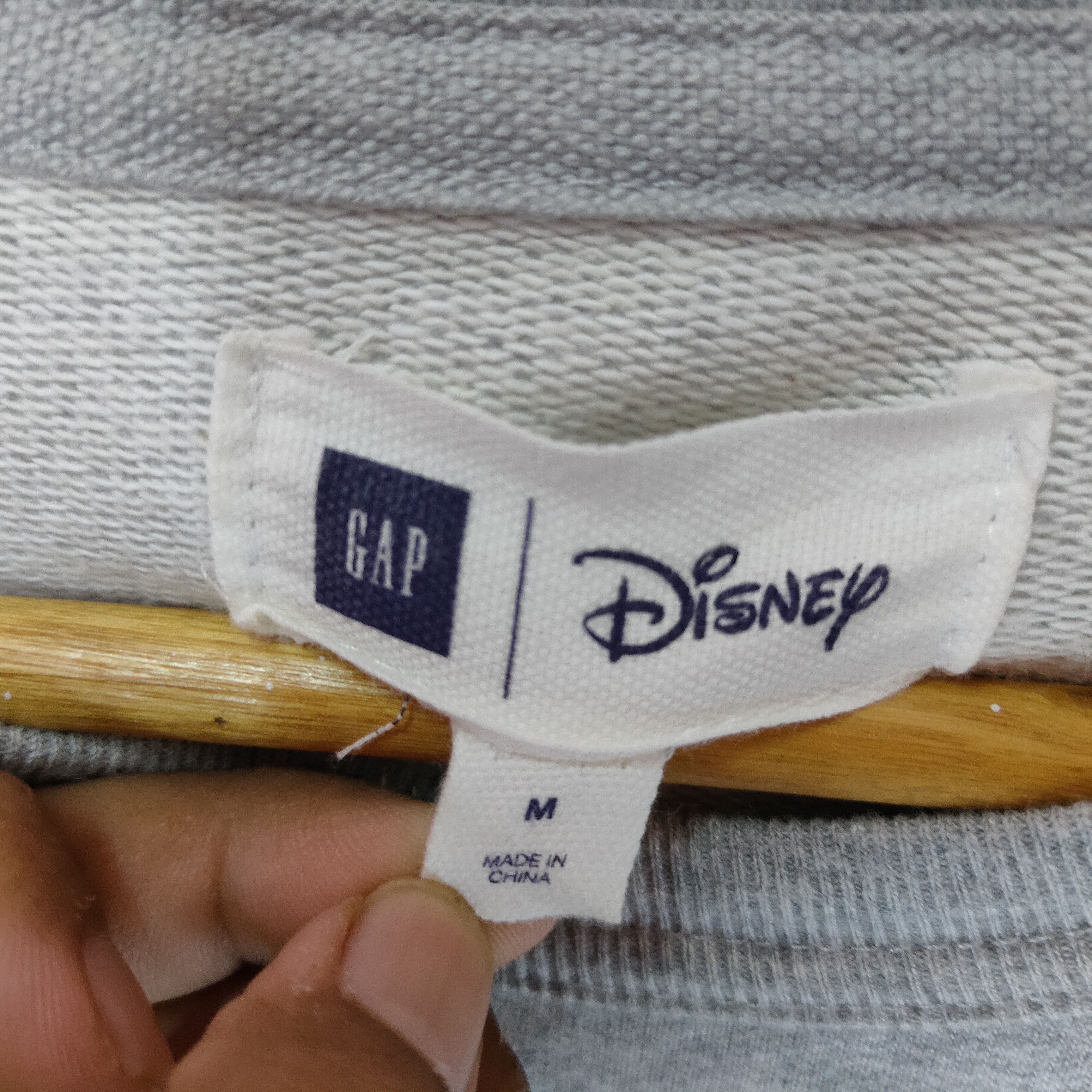 Disney GAP MICKEY MOUSE Big Logo Printed Pose Disney Sweatshirt Size US M / EU 48-50 / 2 - 4 Thumbnail