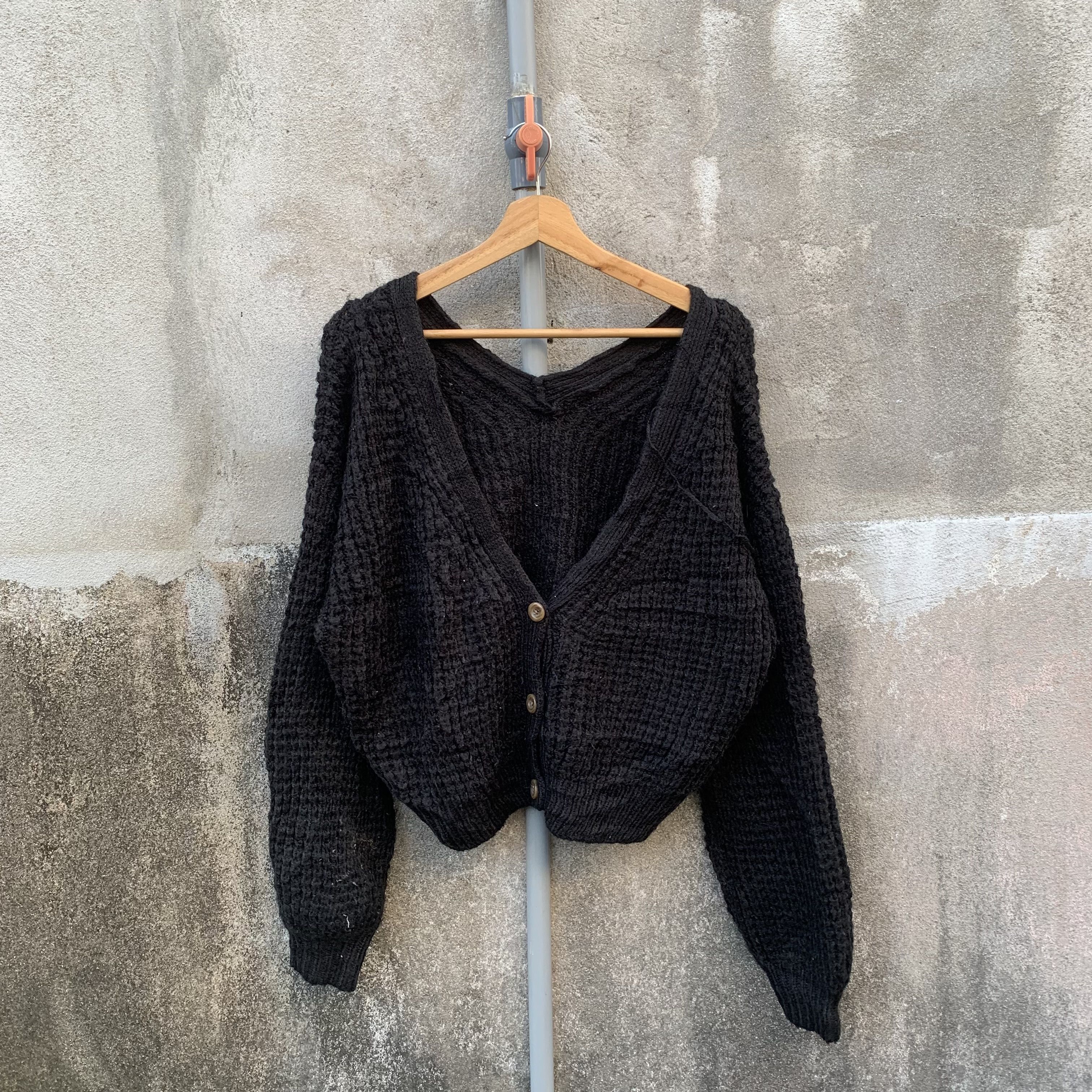 Japanese Brand Japanese Vintage Knit Baggy Cropped V Neck Cardigan Sweater Size M / US 6-8 / IT 42-44 - 1 Thumbnail