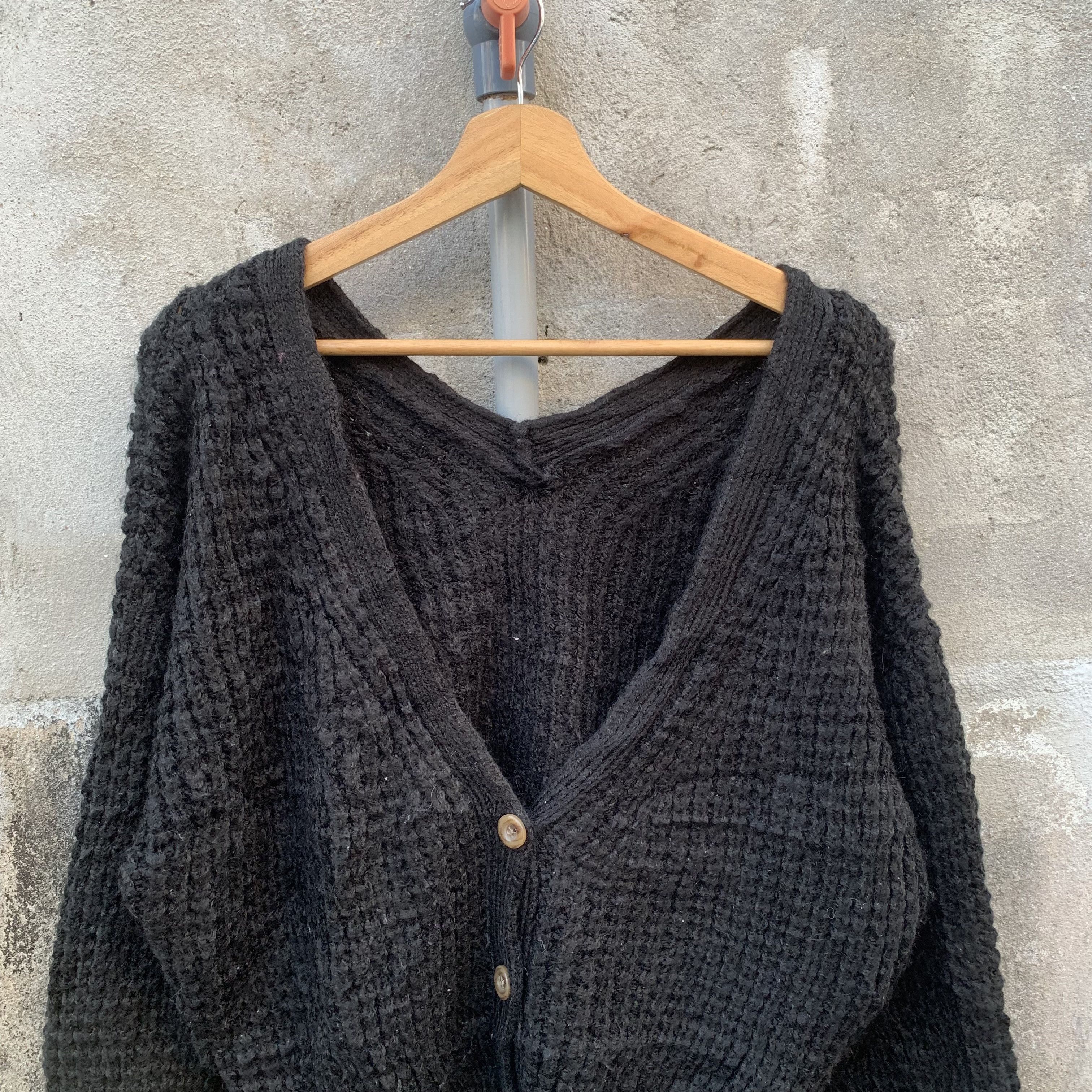 Japanese Brand Japanese Vintage Knit Baggy Cropped V Neck Cardigan Sweater Size M / US 6-8 / IT 42-44 - 3 Thumbnail
