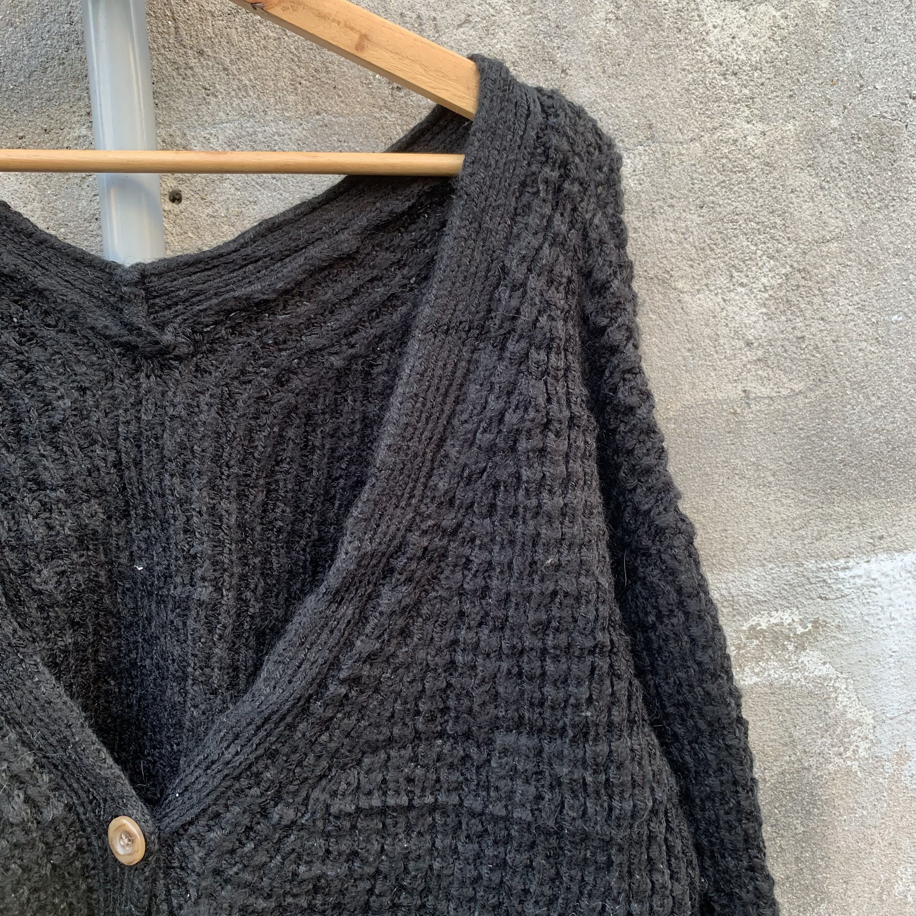 Japanese Brand Japanese Vintage Knit Baggy Cropped V Neck Cardigan Sweater Size M / US 6-8 / IT 42-44 - 4 Thumbnail