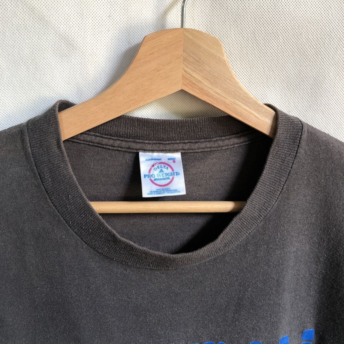 Band Tees Vintage Brit Pop Band GLOW Buzzin Music Summer 2002 Tshirt Size US M / EU 48-50 / 2 - 6 Thumbnail