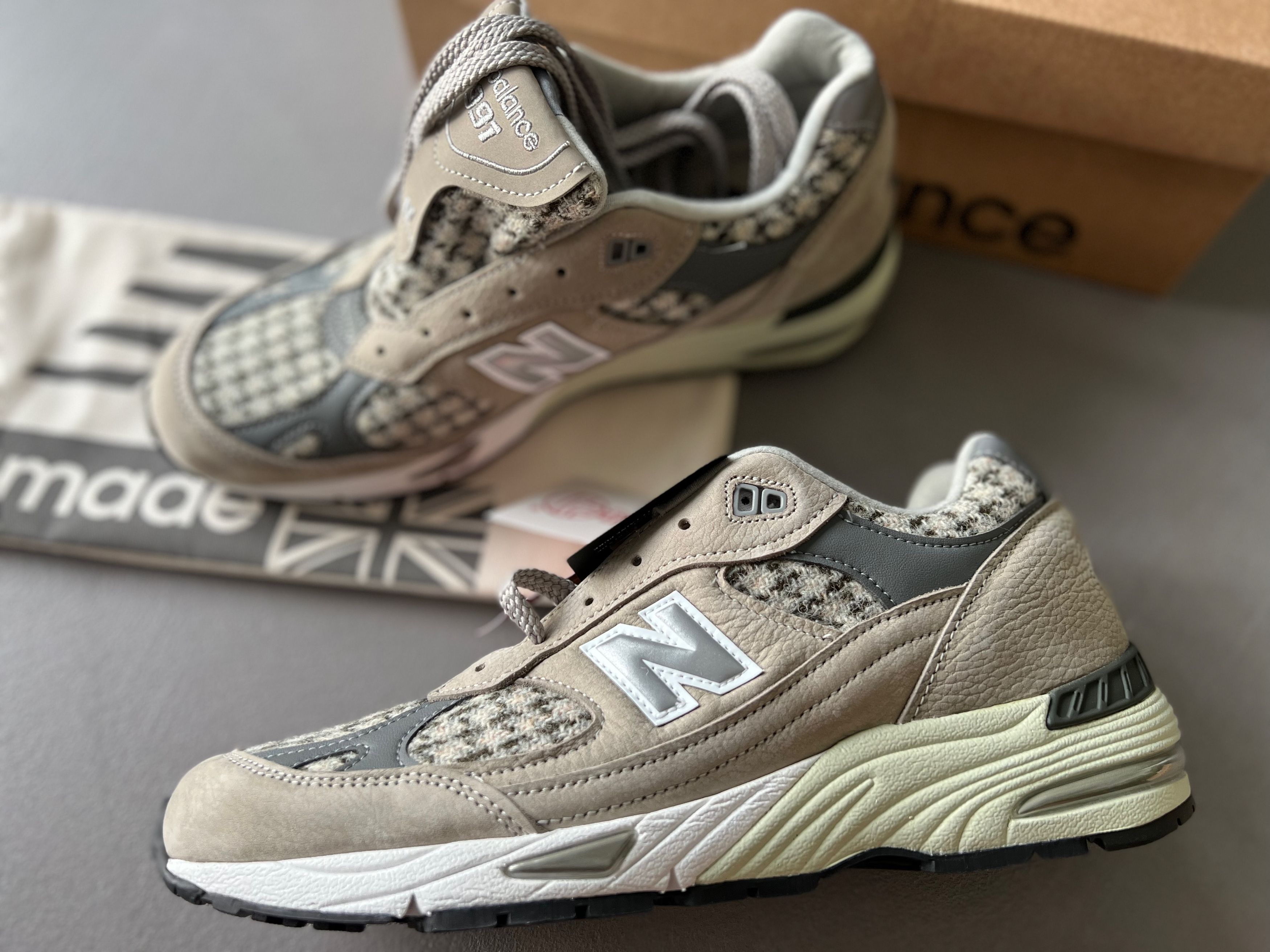 Harris Tweed New Balance 991 X Harris Tweed Trainers , Beige Size US 9.5 / EU 42-43 - 1 Thumbnail