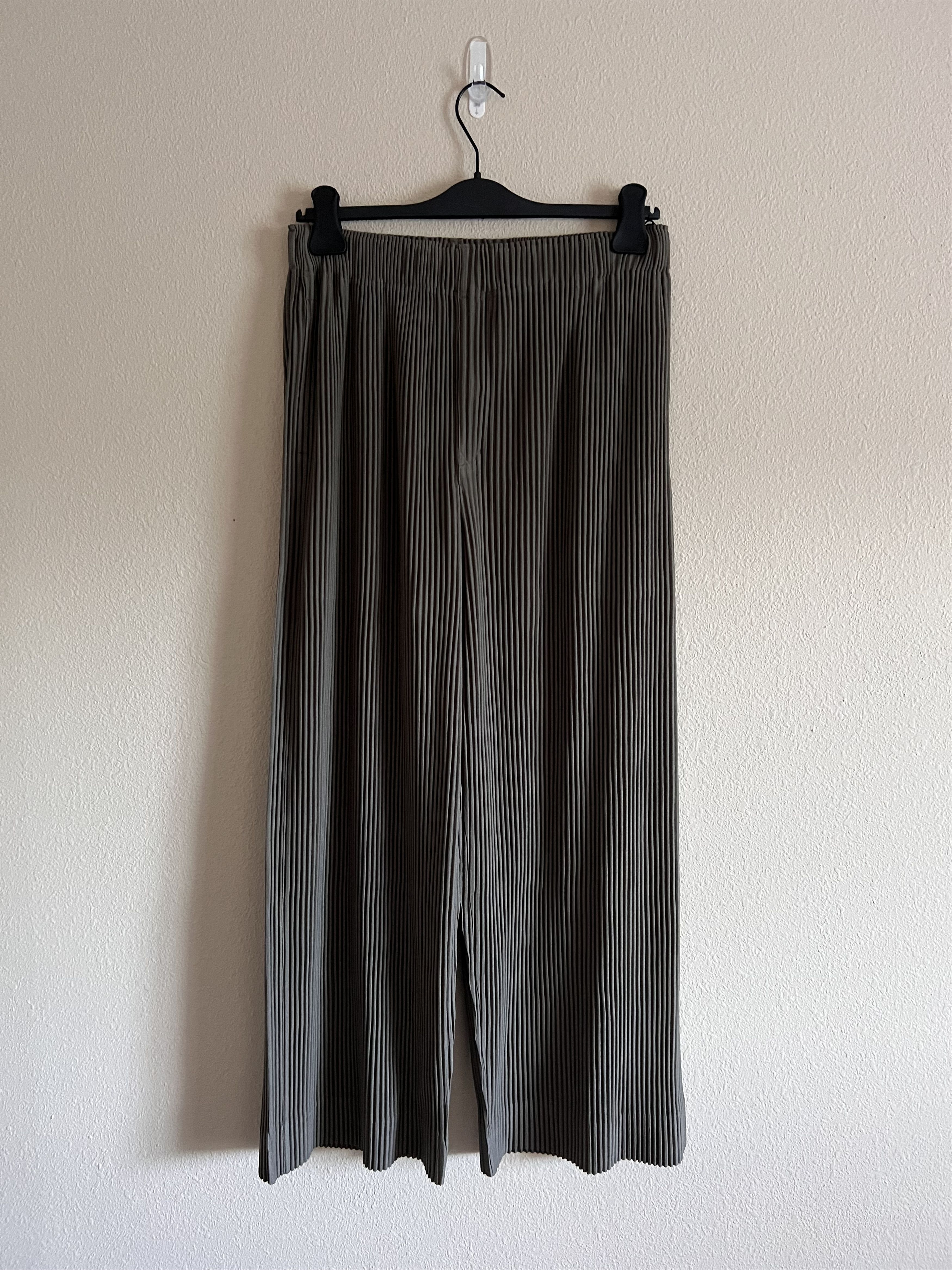 image of Issey Miyake Homme Plisse Jf128 Pants In Brown in Olive Green, Men's (Size 32)