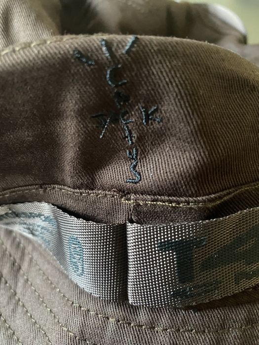 14 weeks later, and they are finally here. 10/10 worth the wait. Cactus Jack  x Crossover. Performance Safari Hat / Canvas Backpack. : r/travisscott