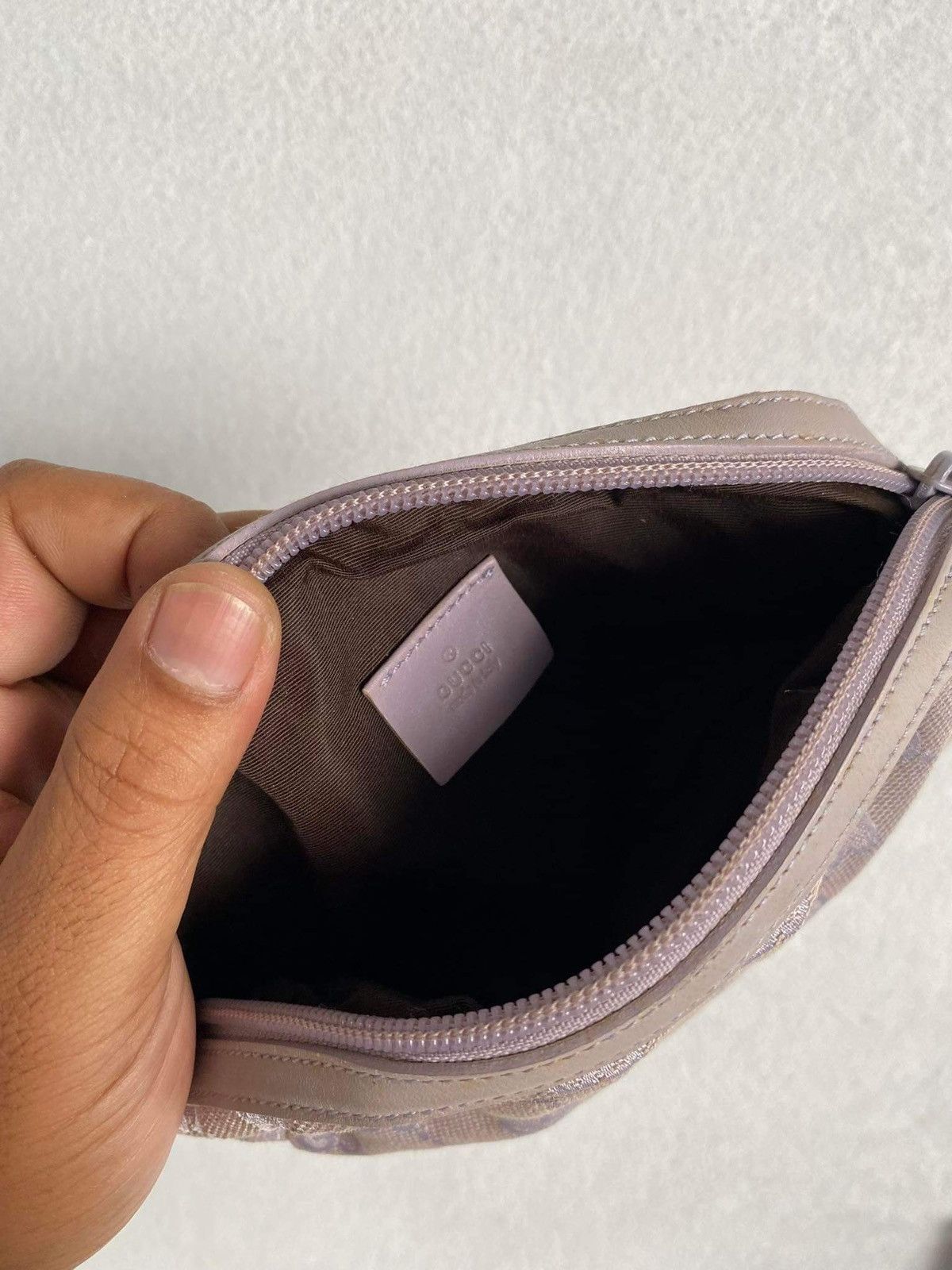 Gucci Authentic Gucci Monogram pouch Size ONE SIZE - 13 Thumbnail